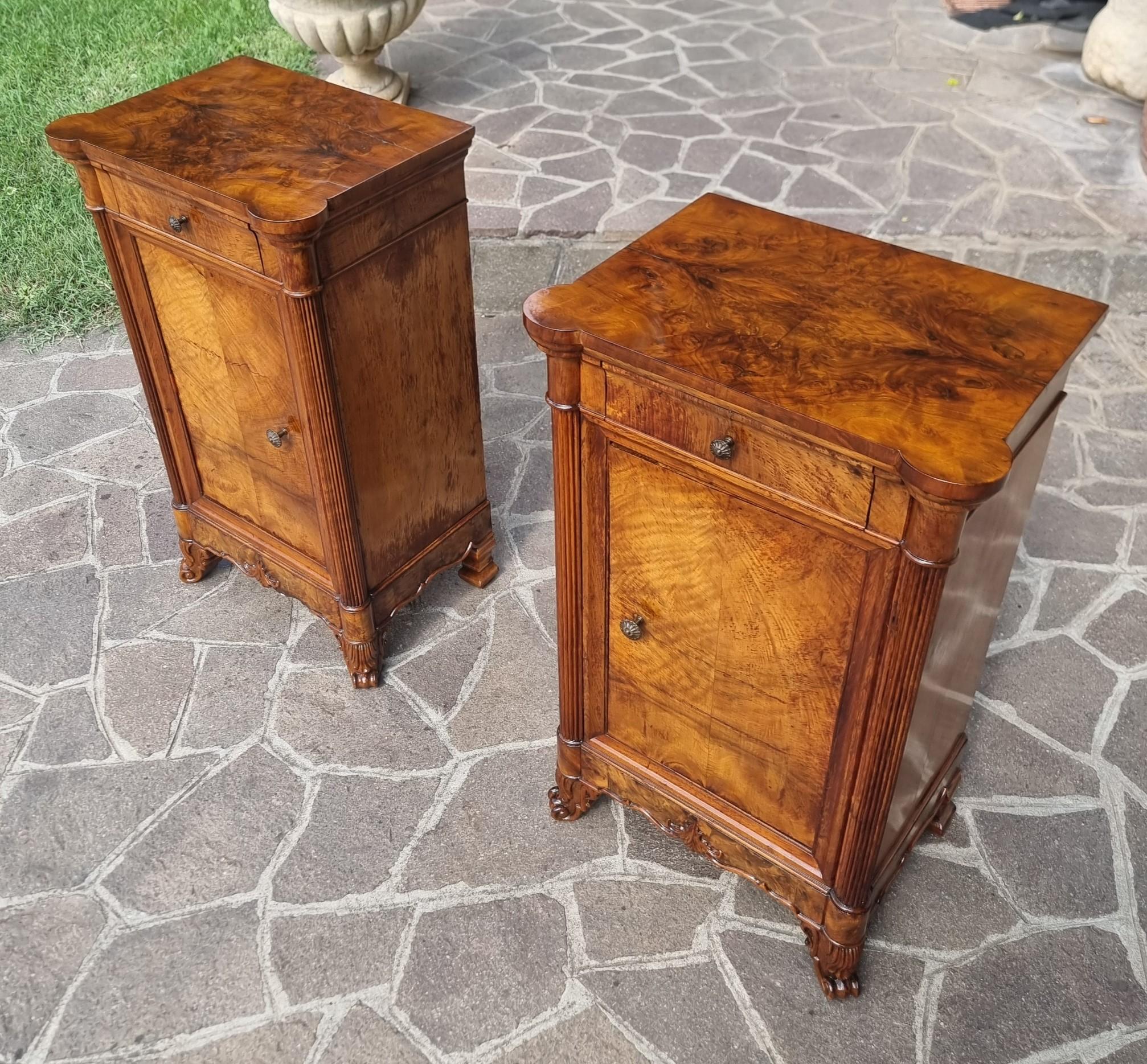 Pair of bedside tables in 1820 Charles X walnut flame For Sale 7