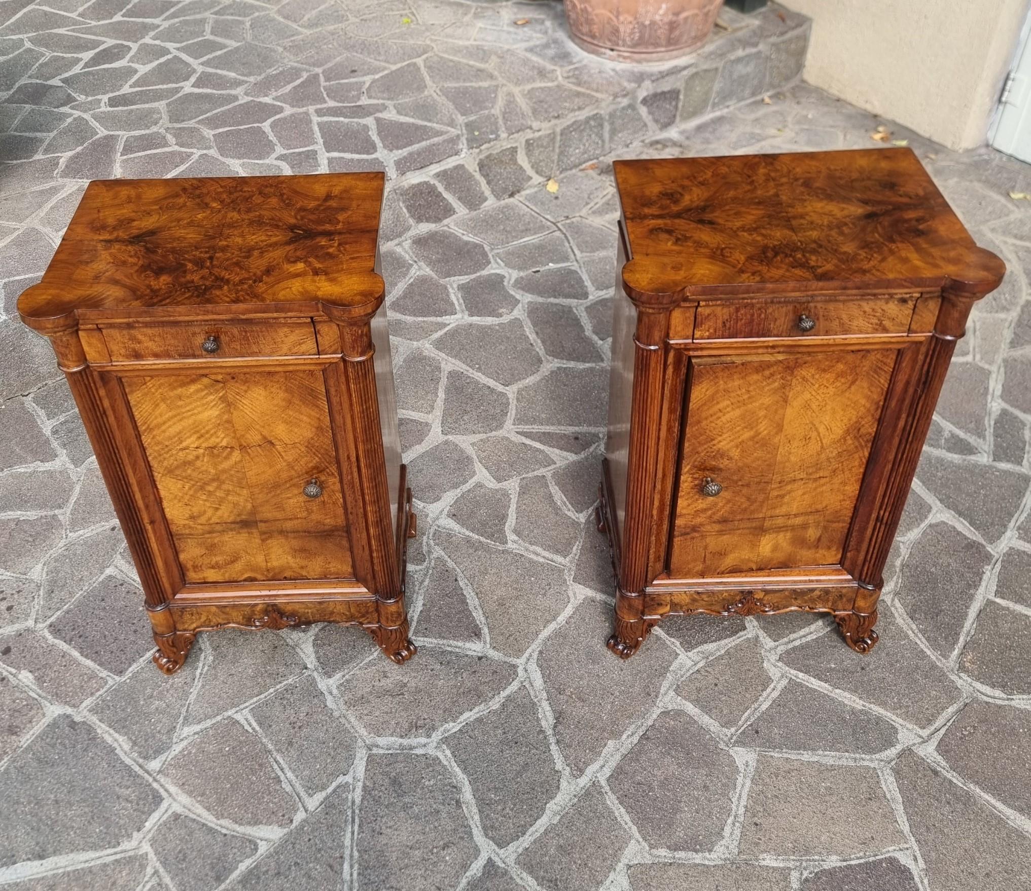 Pair of bedside tables in 1820 Charles X walnut flame For Sale 3