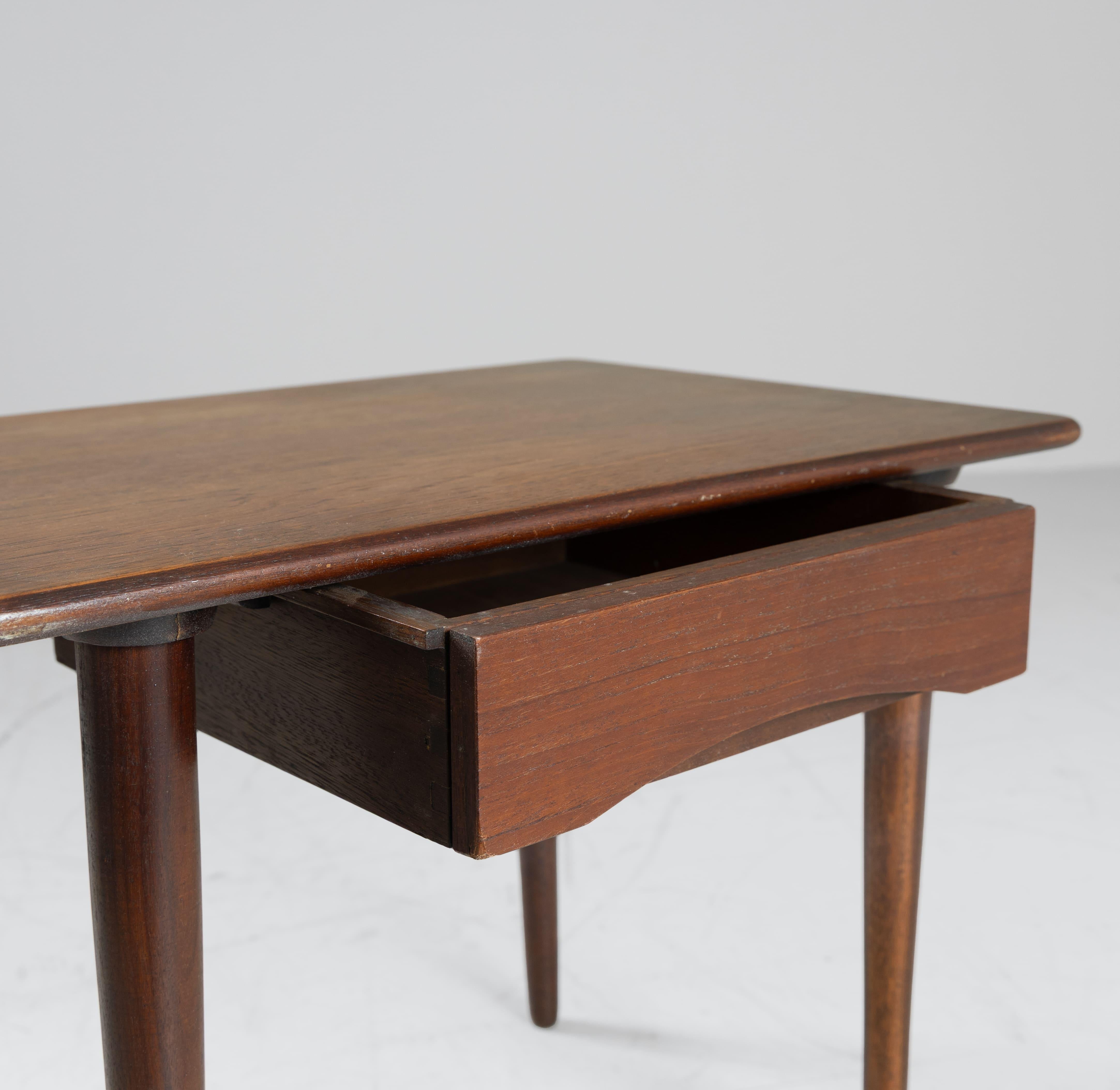 Pair of Night Stands  in wood, 1960 For Sale 2