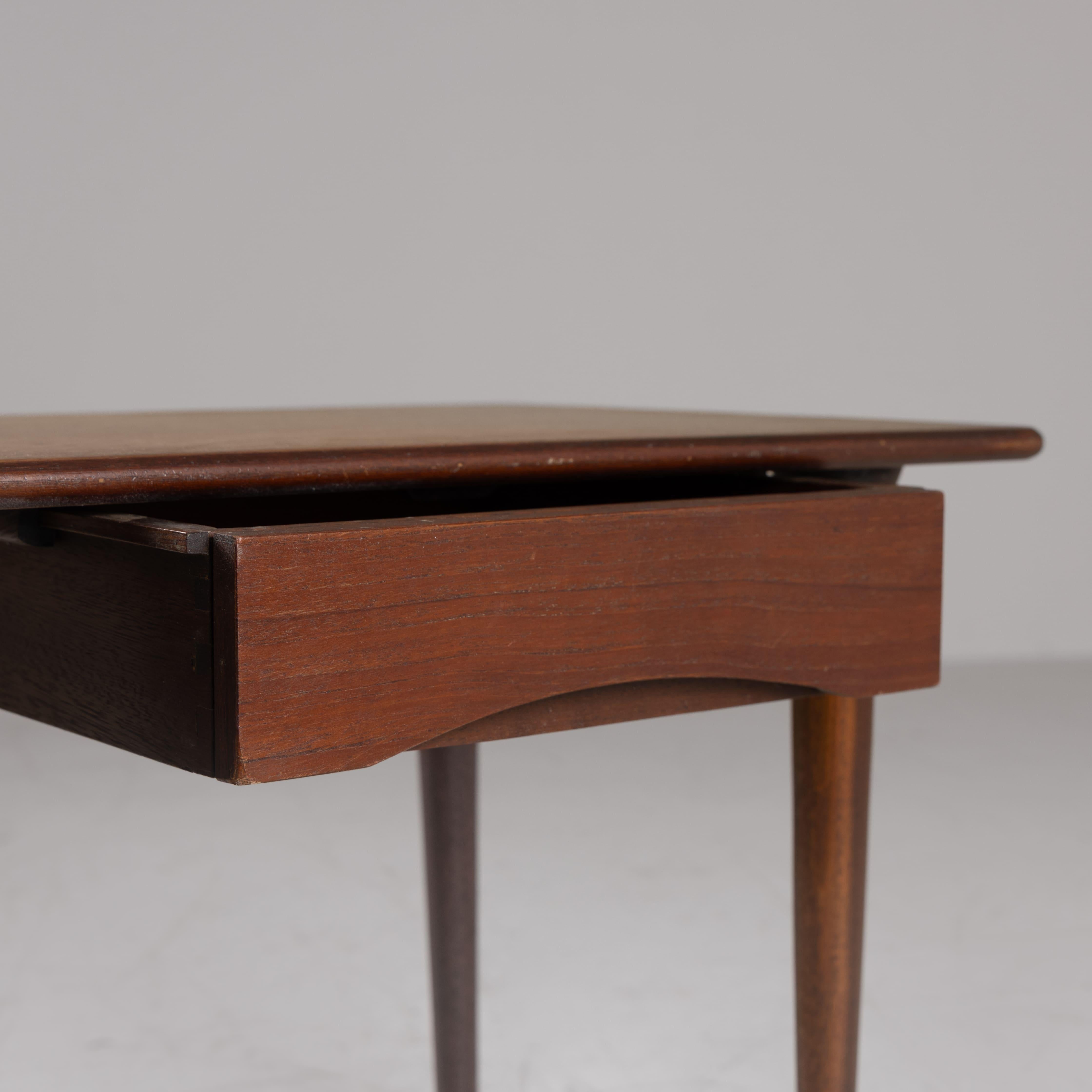 Pair of Night Stands  in wood, 1960 For Sale 3