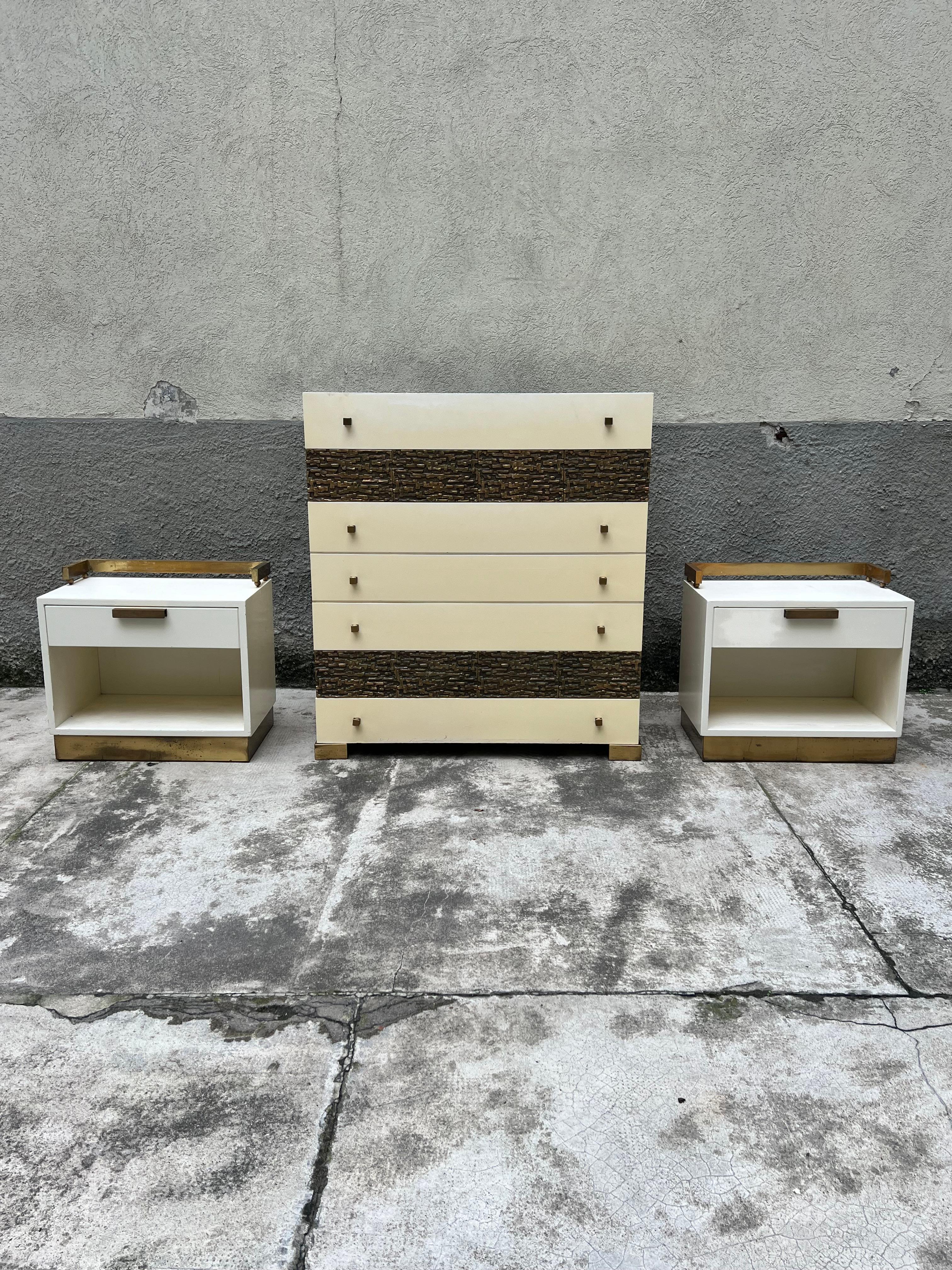 Pair of Lacquered Wood and Brass Nightstands - Luciano Frigerio - Italy 1970s 4