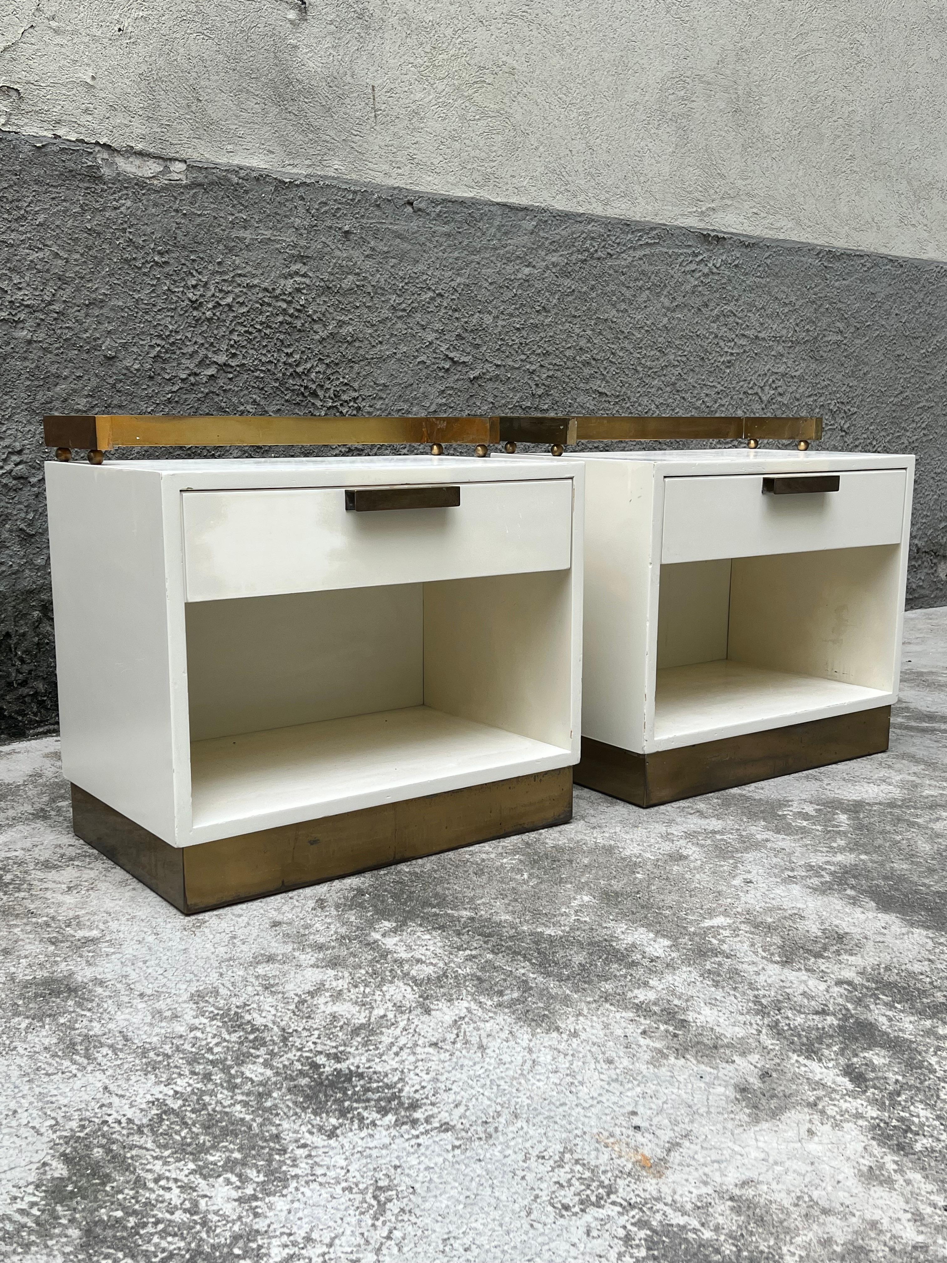Mid-Century Modern Pair of Lacquered Wood and Brass Nightstands - Luciano Frigerio - Italy 1970s