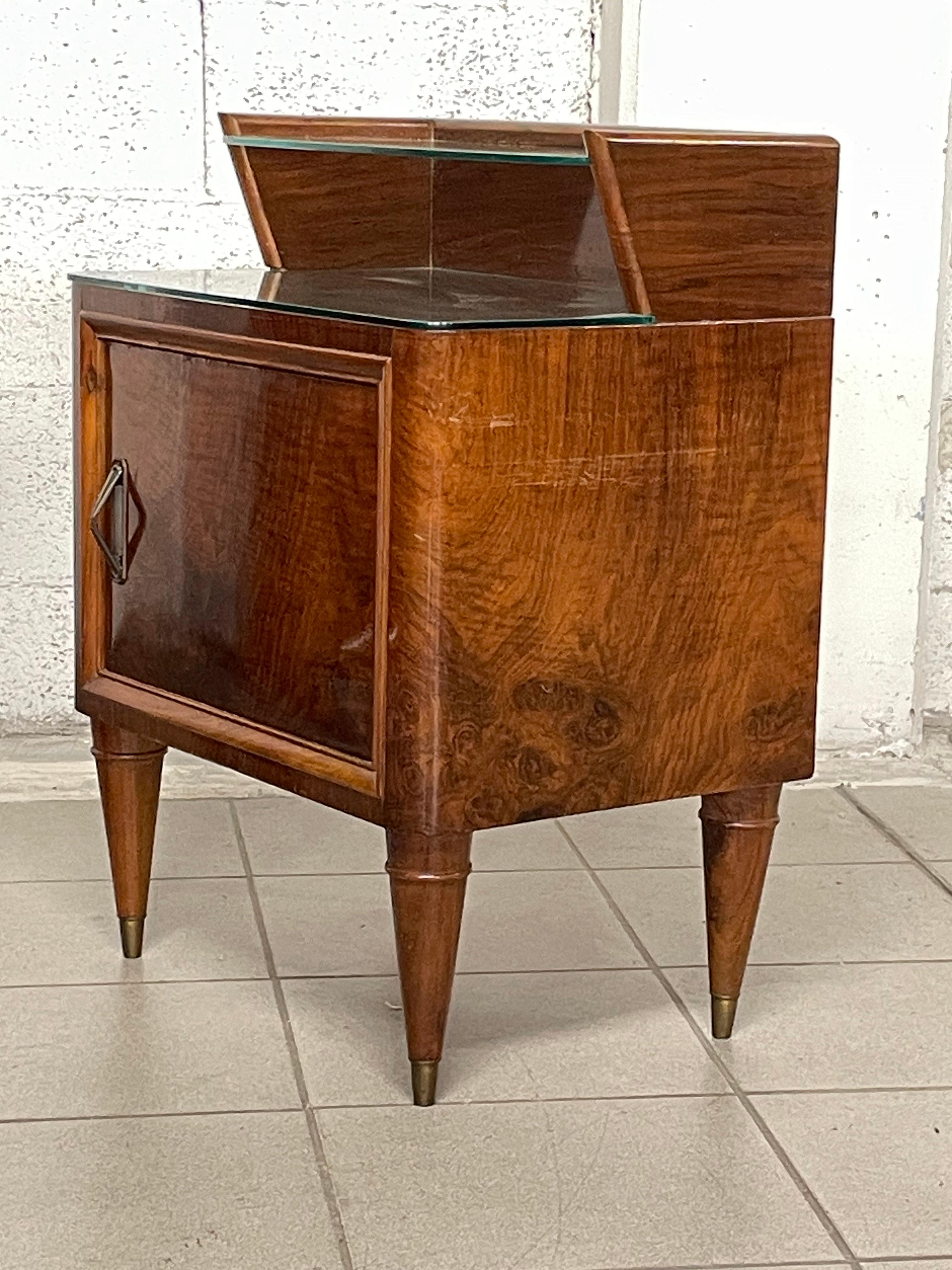 Mid-Century Modern Pair of mahogany and glass bedside tables from the 1950s For Sale