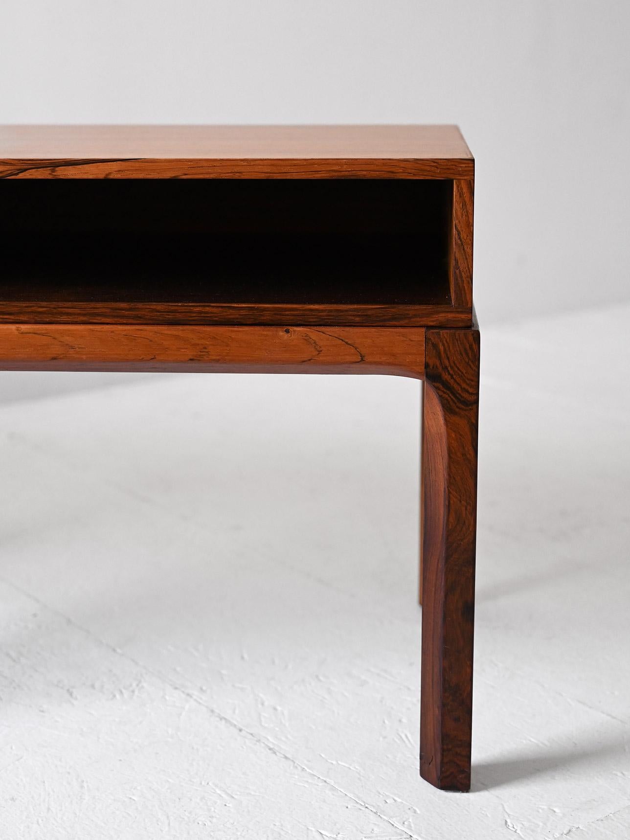 Mid-20th Century Paire de tables de chevet en bois de rose par Kai Kristiansen en vente