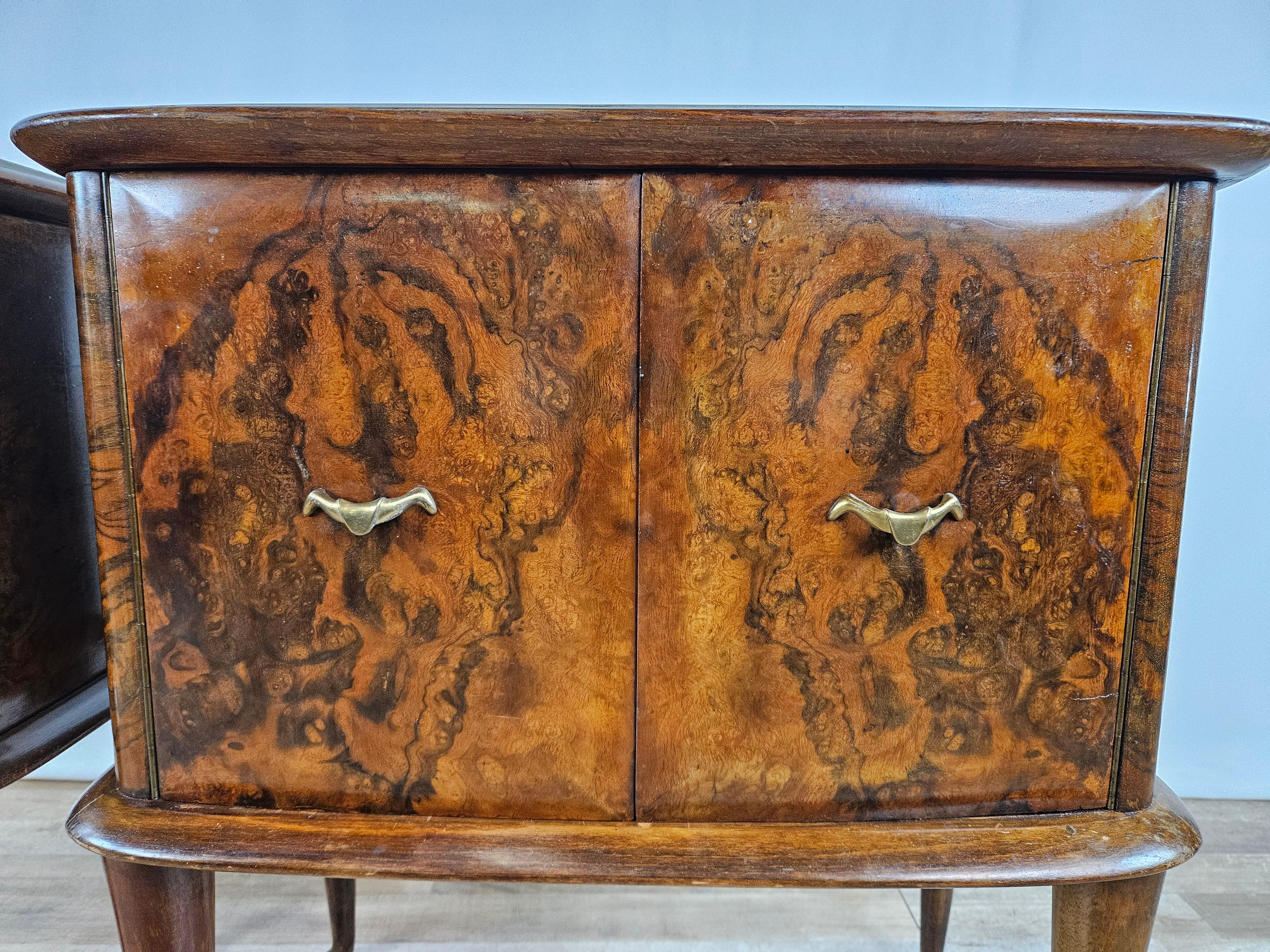 Pair of walnut burl bedside tables with Mid Century glass top For Sale 3