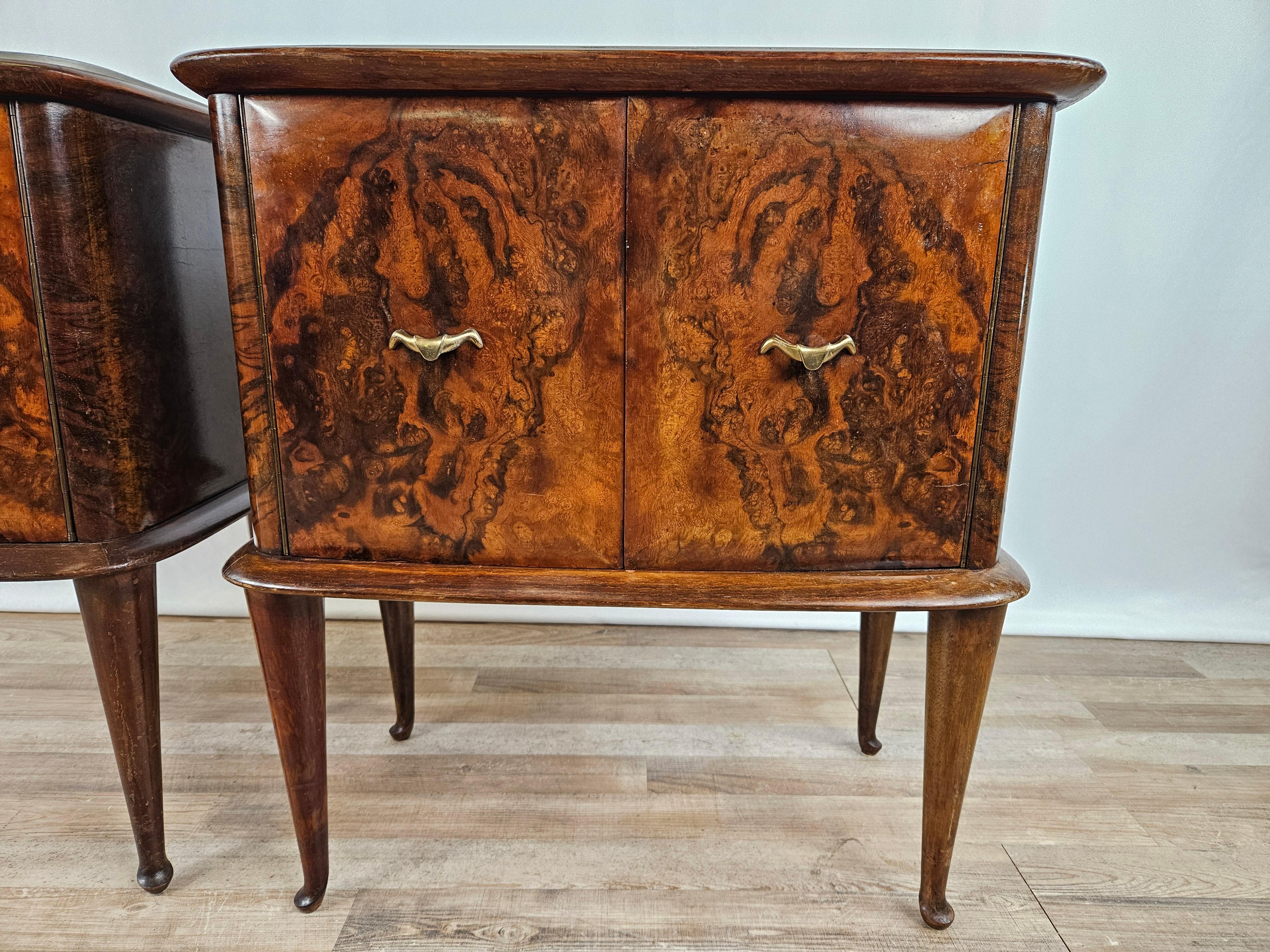 Pair of walnut burl bedside tables with Mid Century glass top For Sale 2