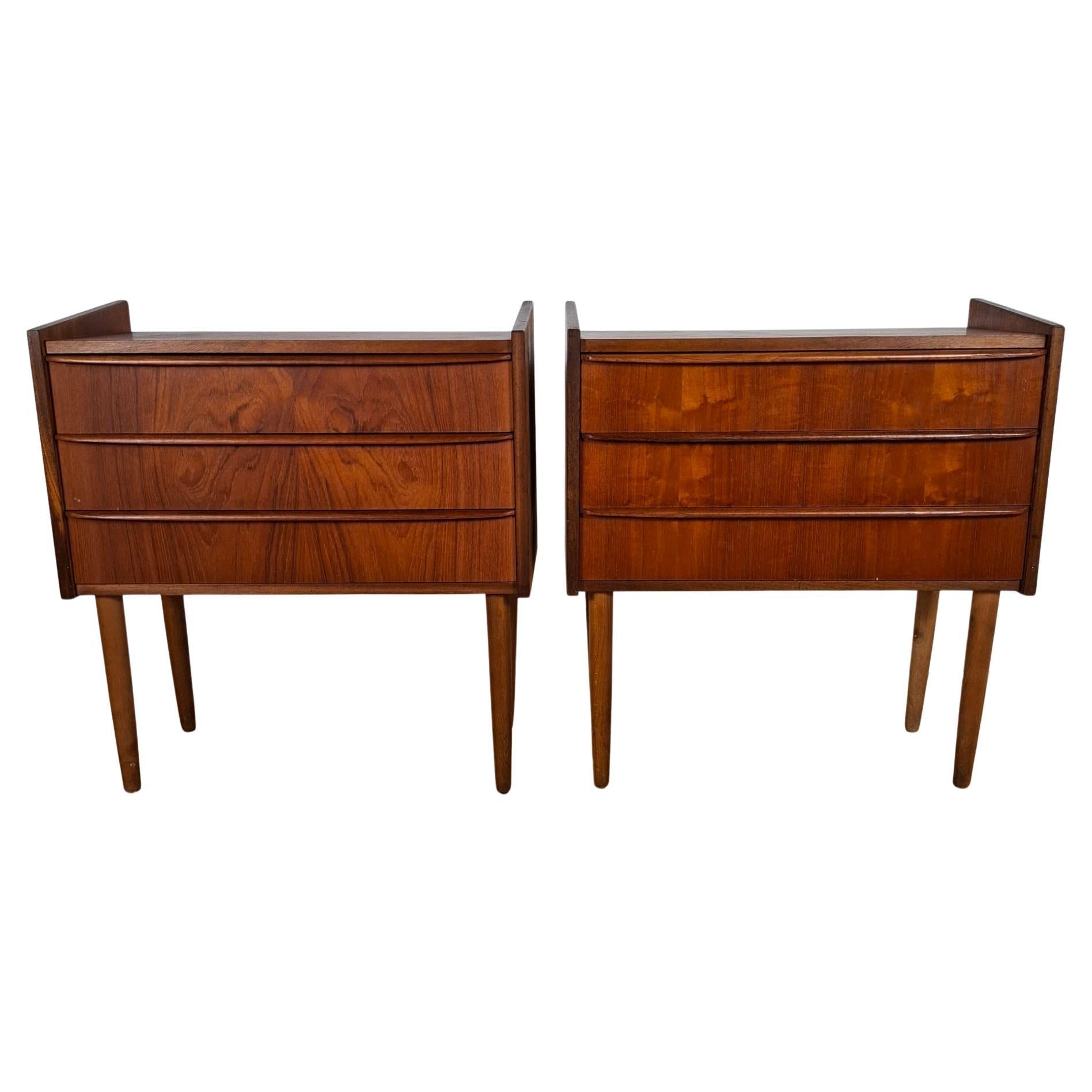 Coppia di Comodini in Teak a 3 Cassetti – Danimarca Anni ’60 in vendita