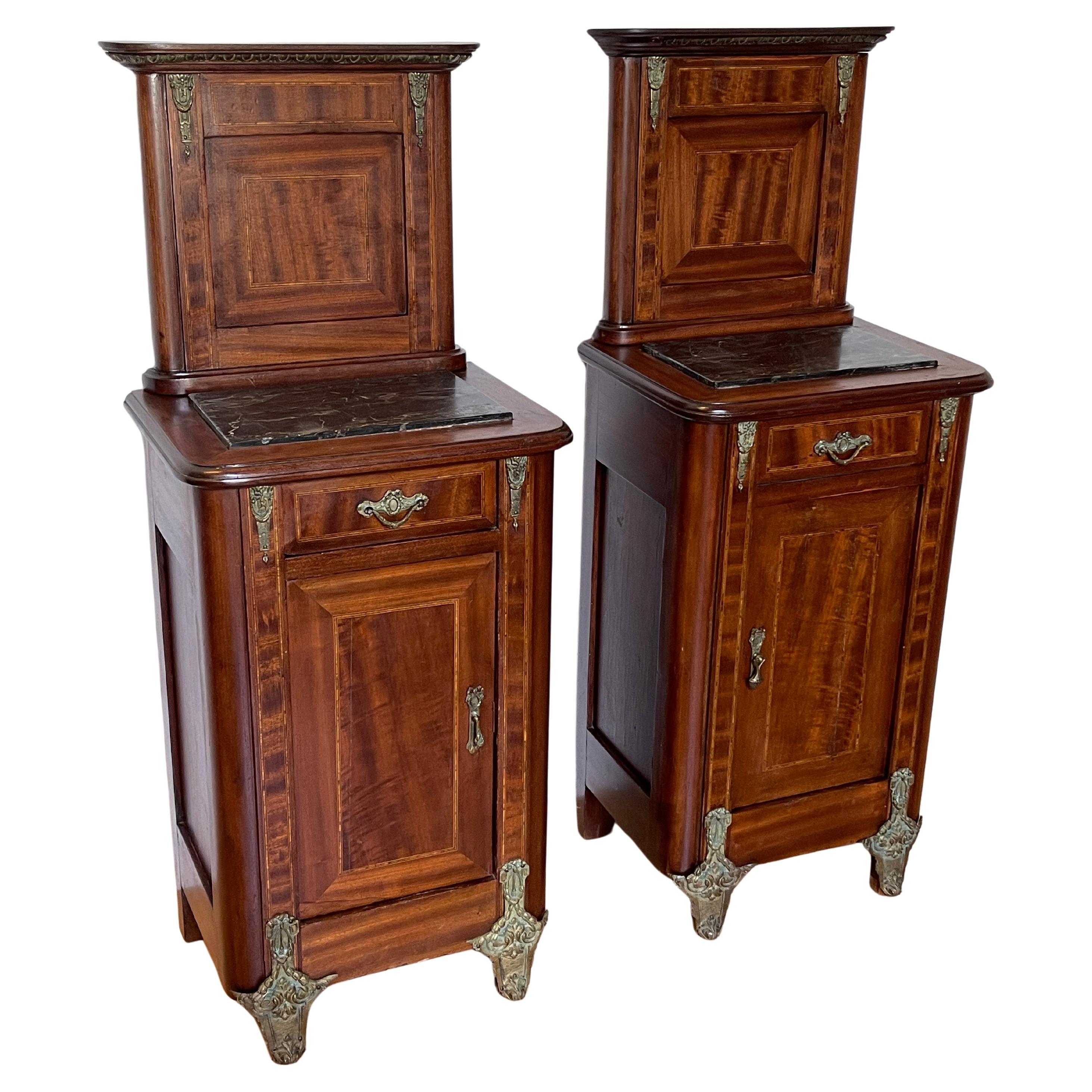 Paire de tables de chevet de style Empire italien, années 1950