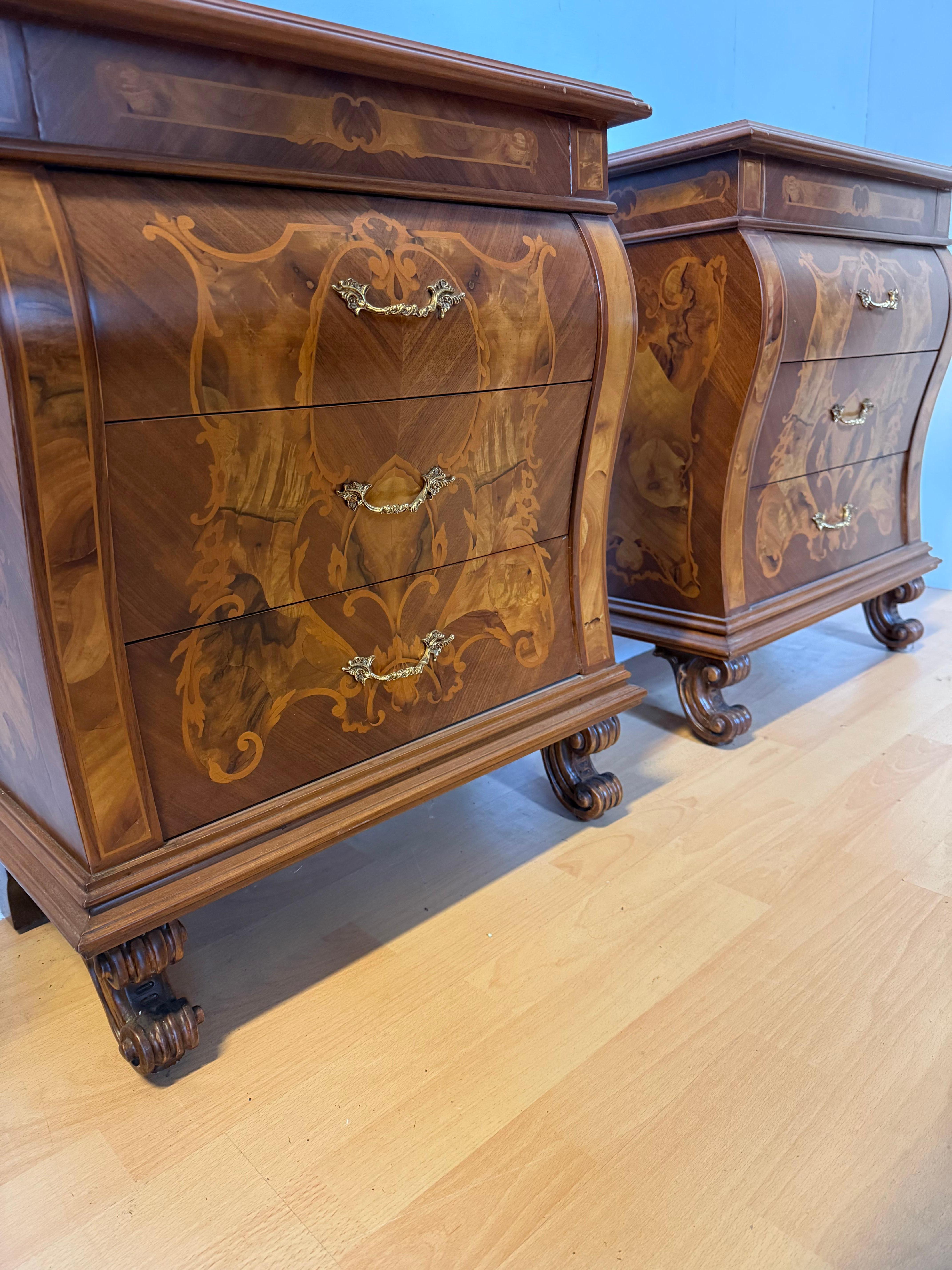 20th Century Paire de tables de chevet italiennes en bois  90s briar incrusté en vente