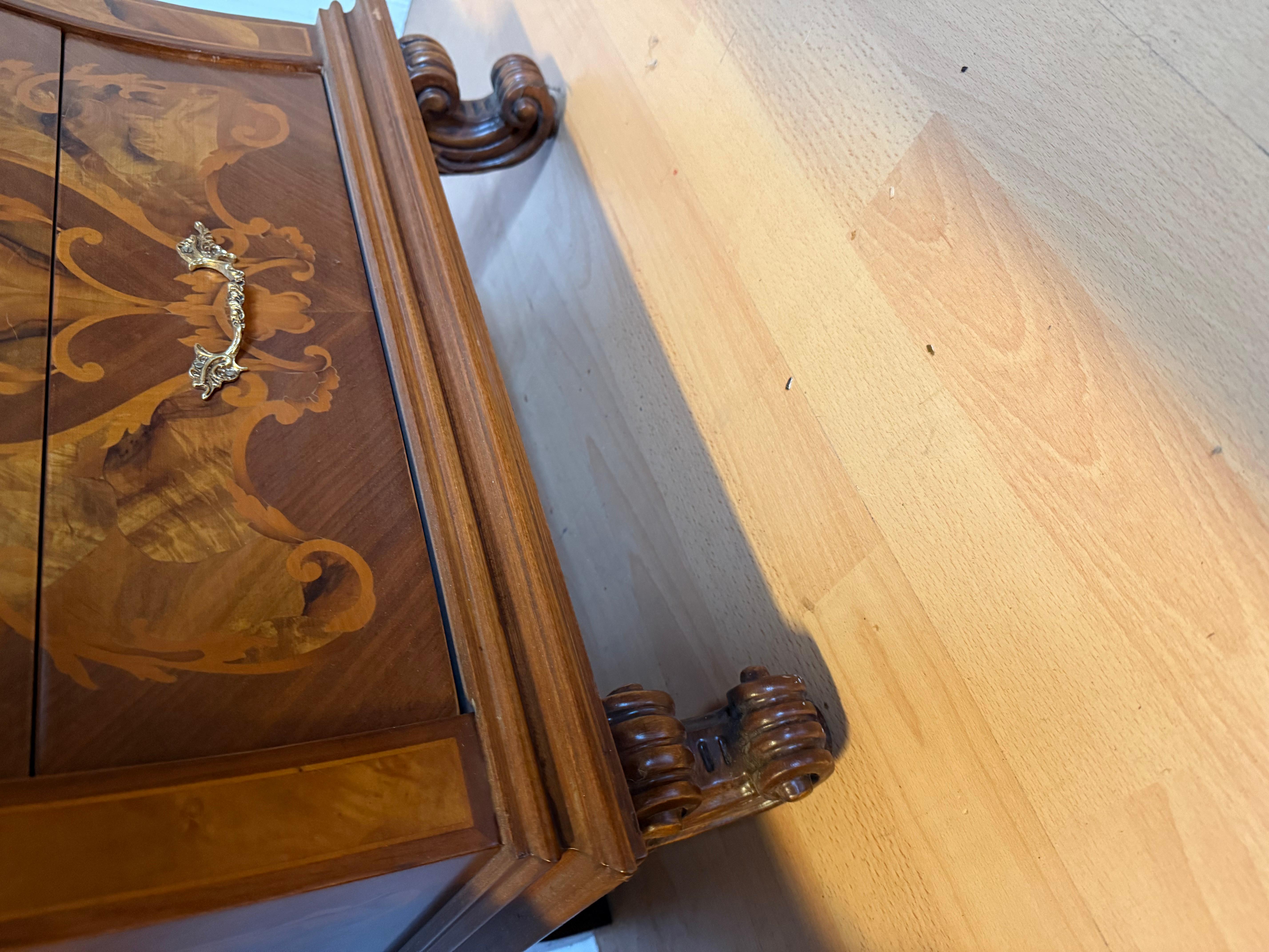 Paire de tables de chevet italiennes en bois  90s briar incrusté en vente 2