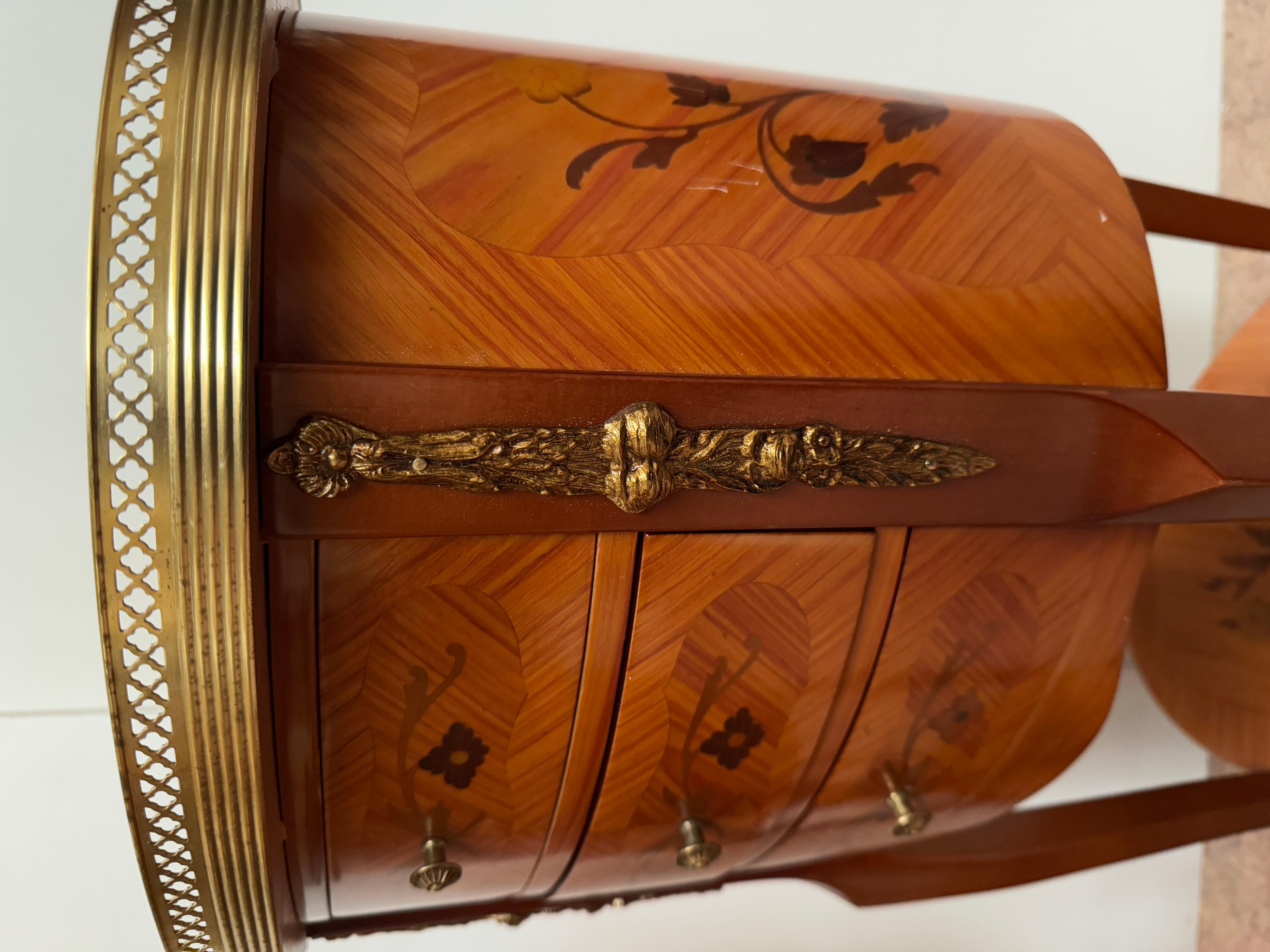 Pair of French oval nightstands inlaid wood Louis XV style For Sale 4