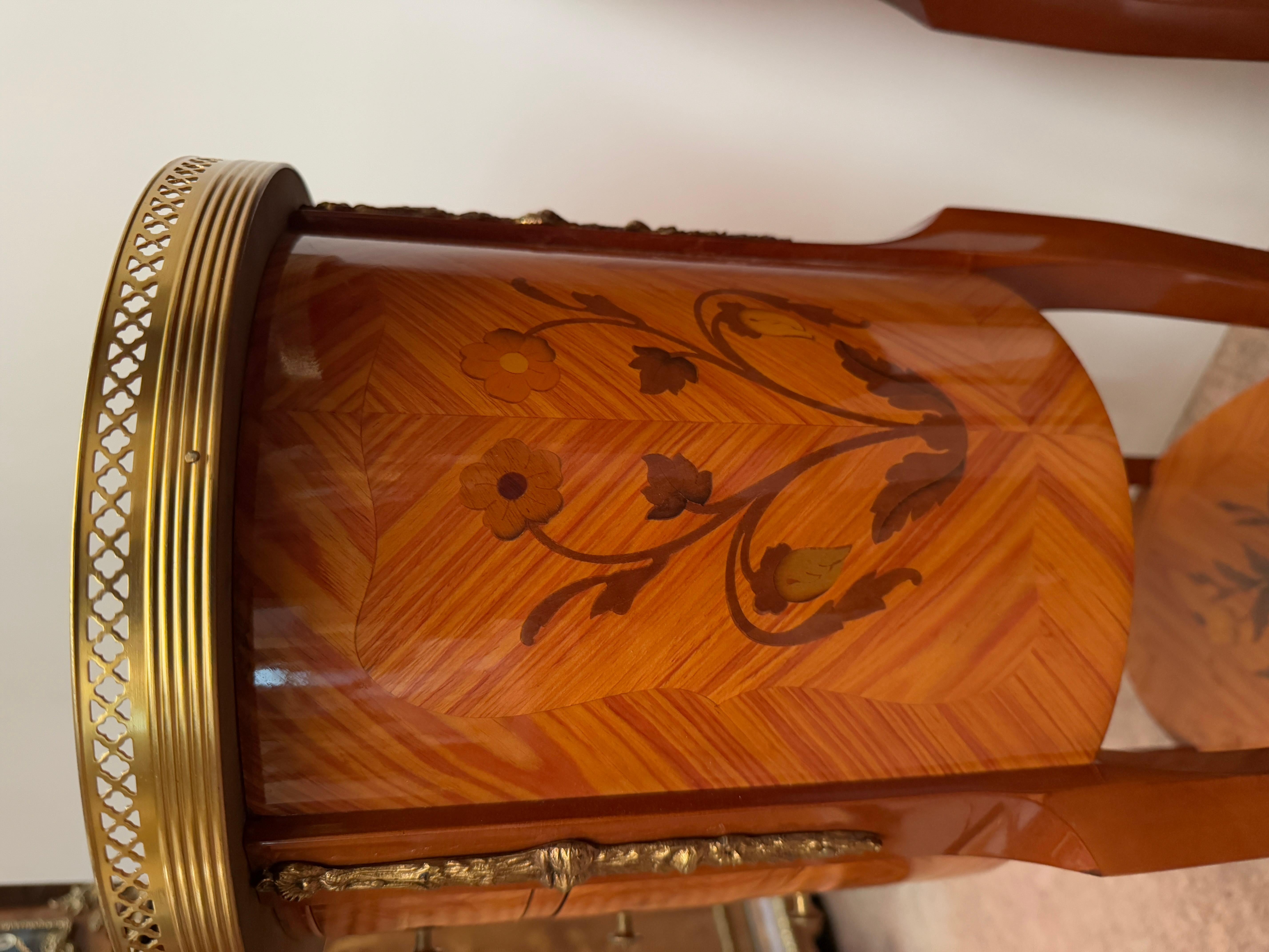 Pair of French oval nightstands inlaid wood Louis XV style For Sale 2
