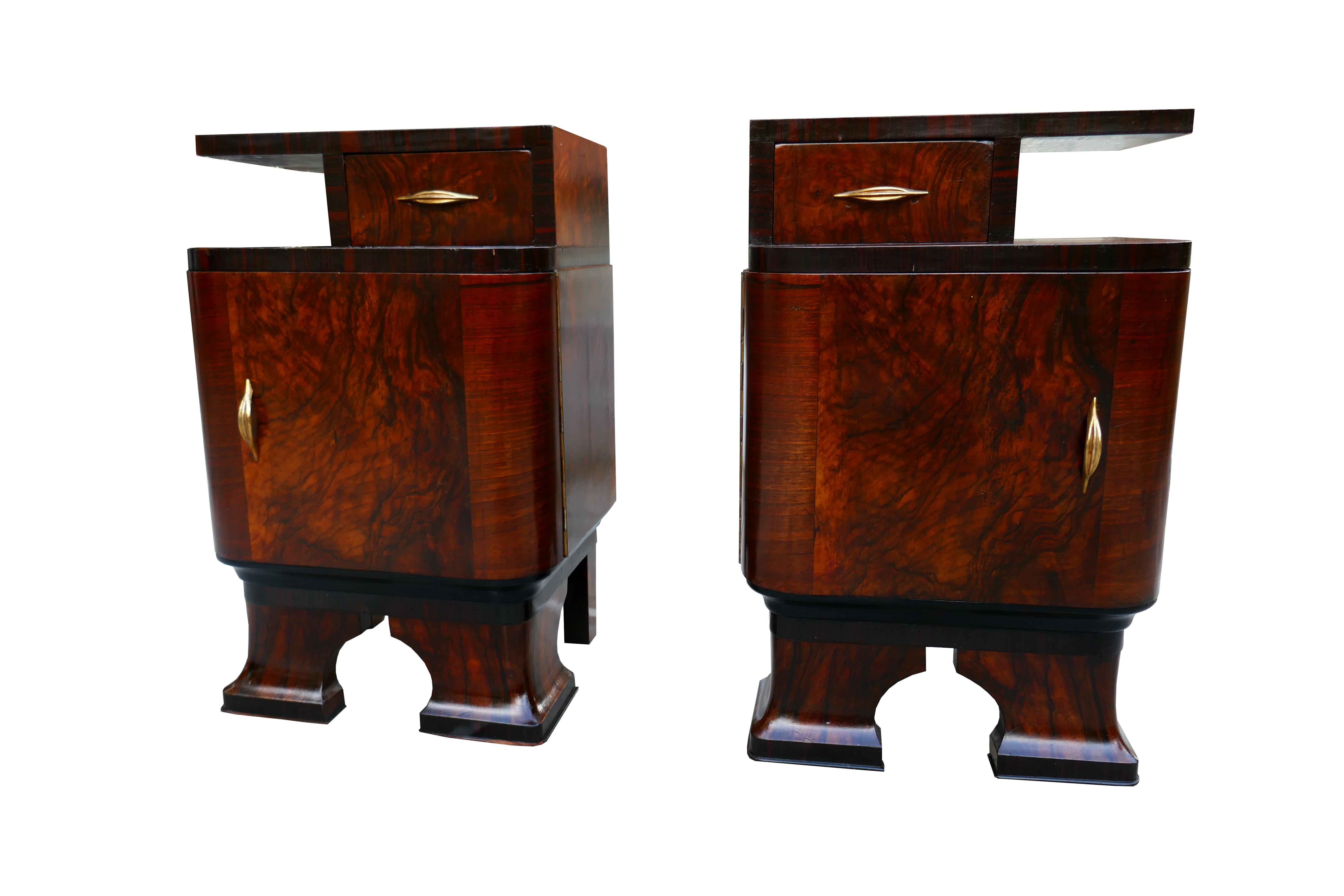 Italian Pair of bedside tables, possible Atelier Borsani  For Sale