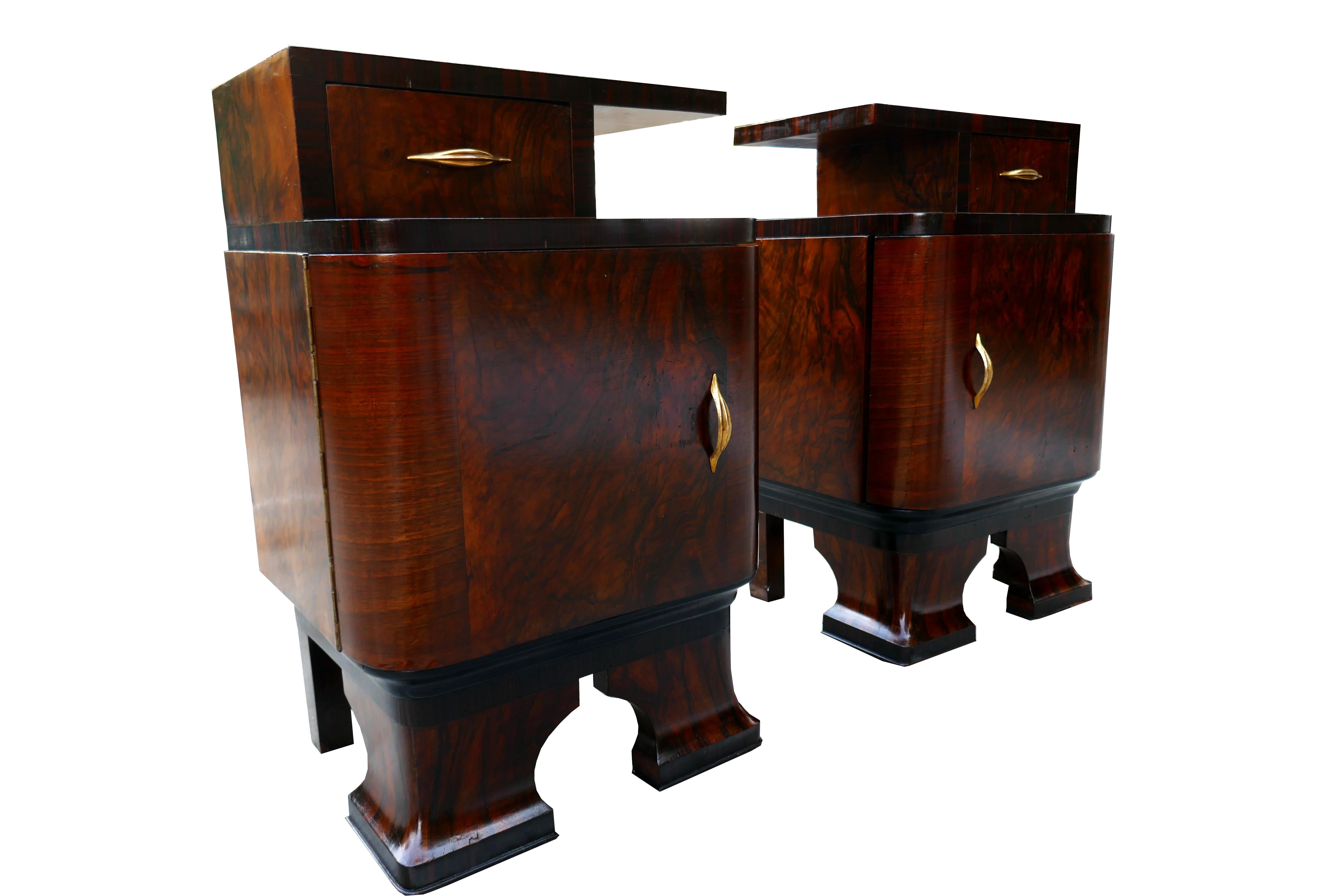 Wood Pair of bedside tables, possible Atelier Borsani  For Sale