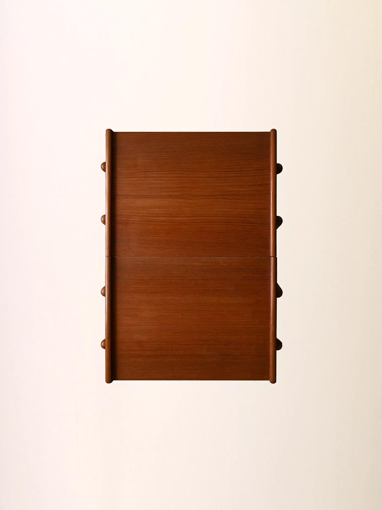 Coppia di comodini scandinavi 7