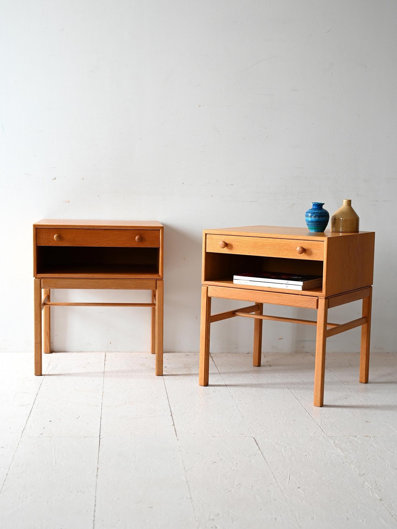 Scandinavian Modern Pair of Scandinavian nightstands in Casino oak For Sale