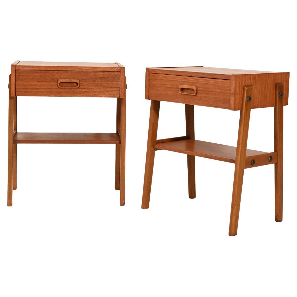 Coppia di comodini scandinavi in teak