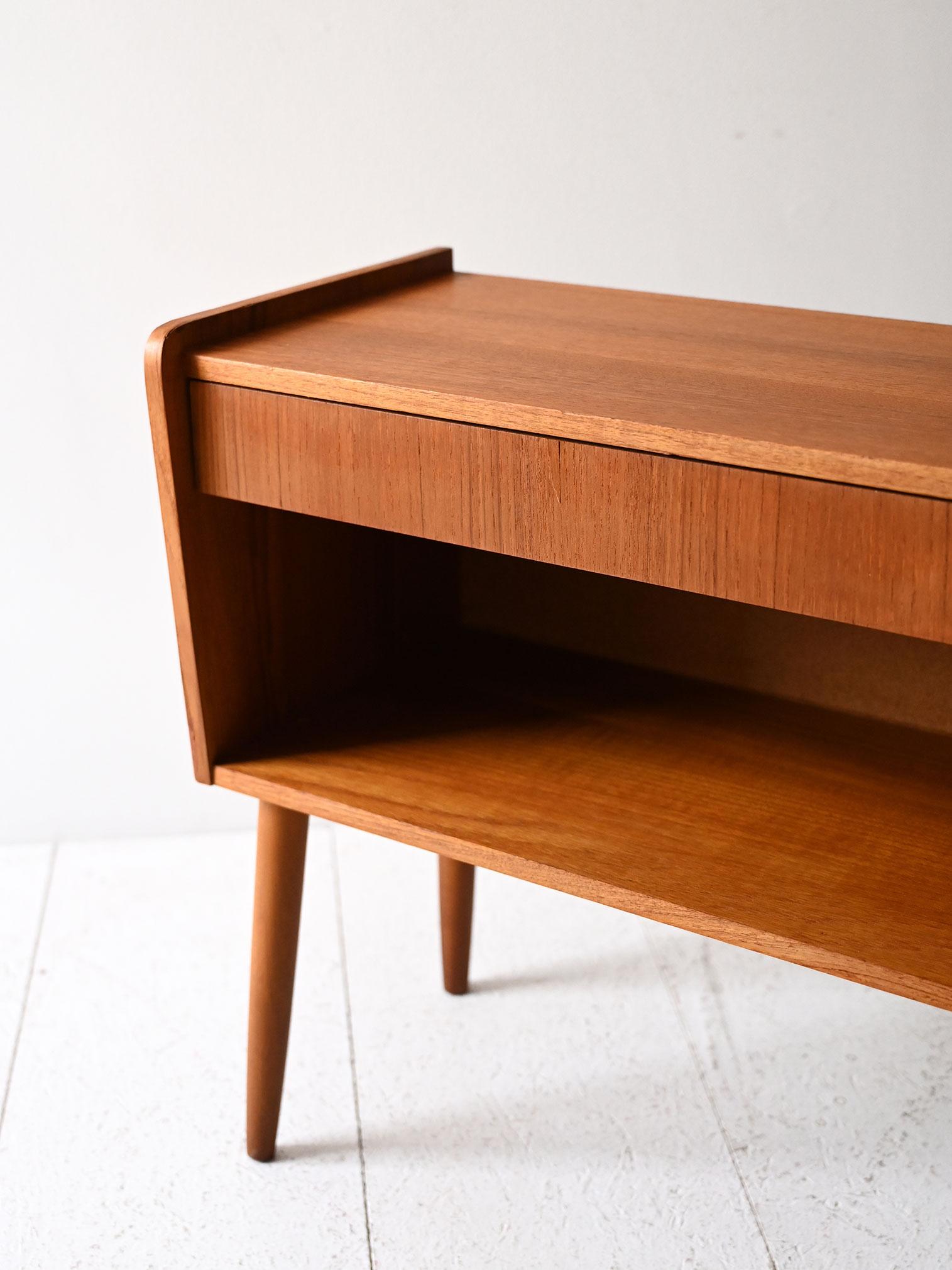 Coppia di comodini vintage scandinavi in teak Bon état - En vente à Brescia, IT