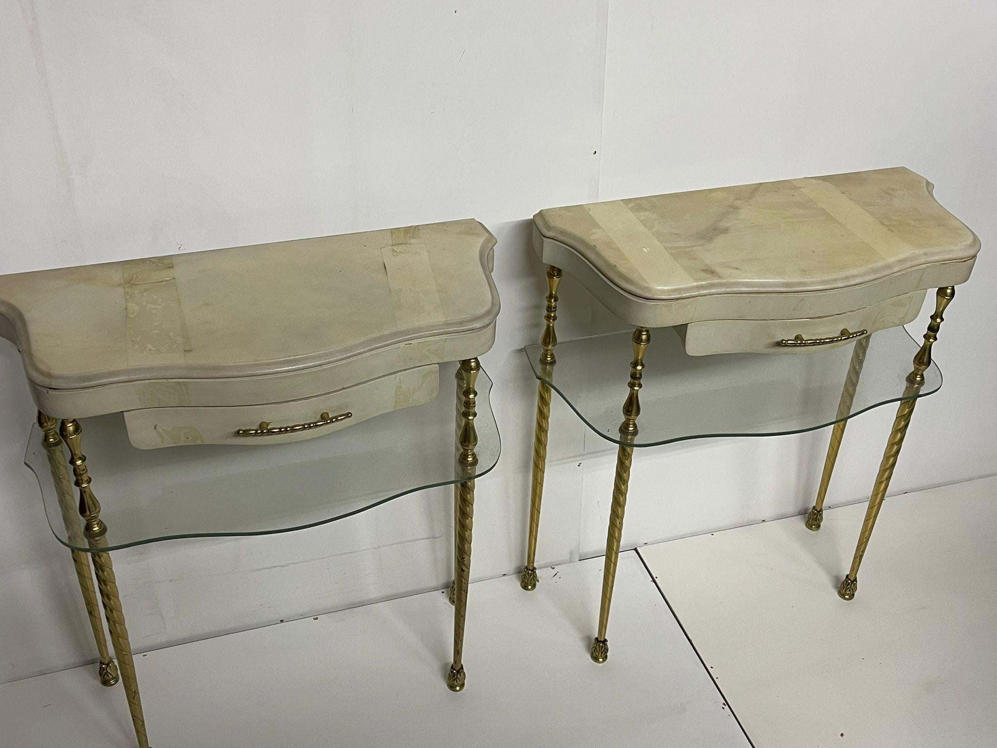 Early 20th Century Pair of vintage d'eco style nightstands. Mice Design Cantù  For Sale