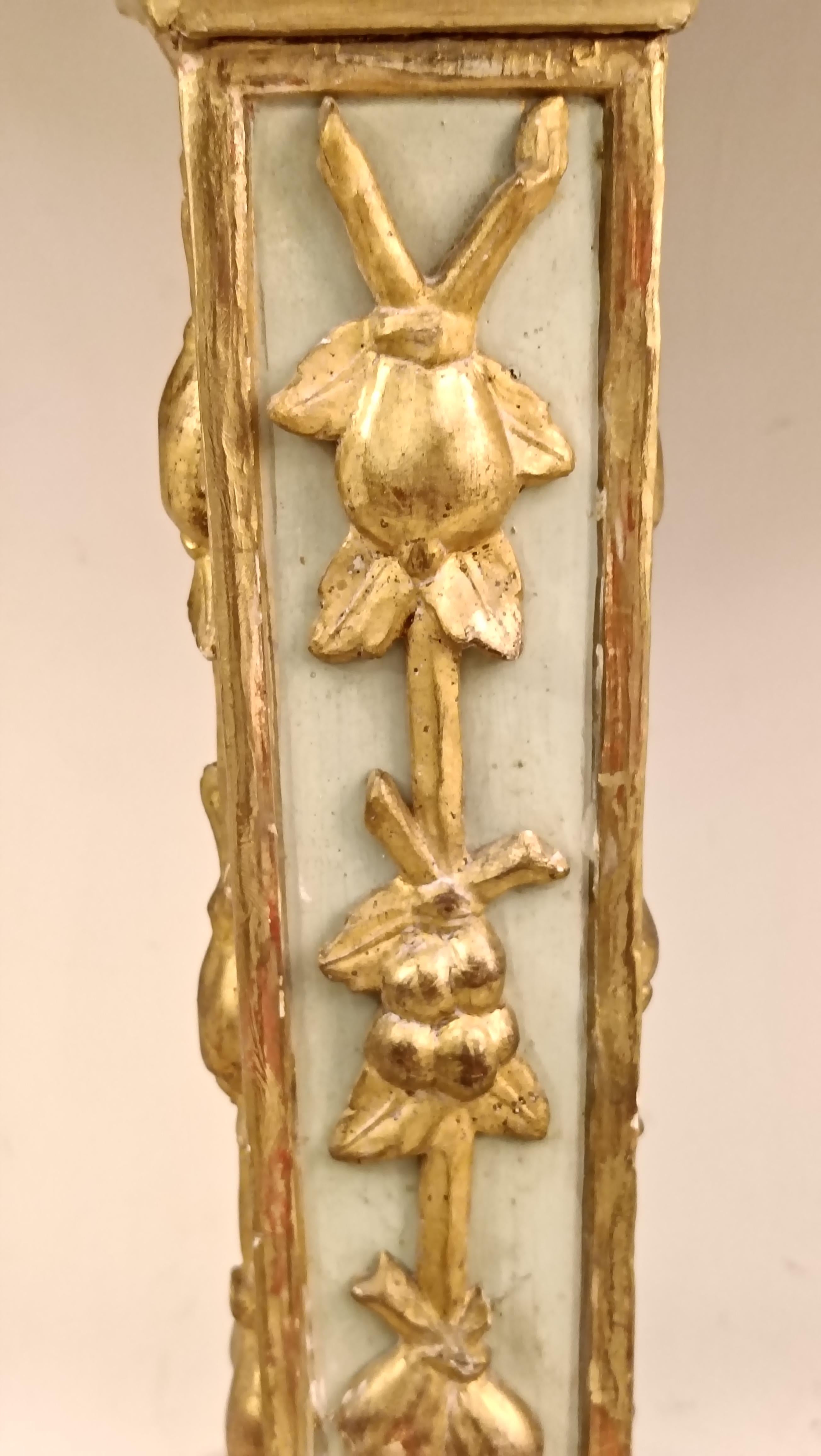 Paar neoklassizistische Louis-XVI-Konsolen aus Holz und Marmor, 18. Jahrhundert Italien im Angebot 5