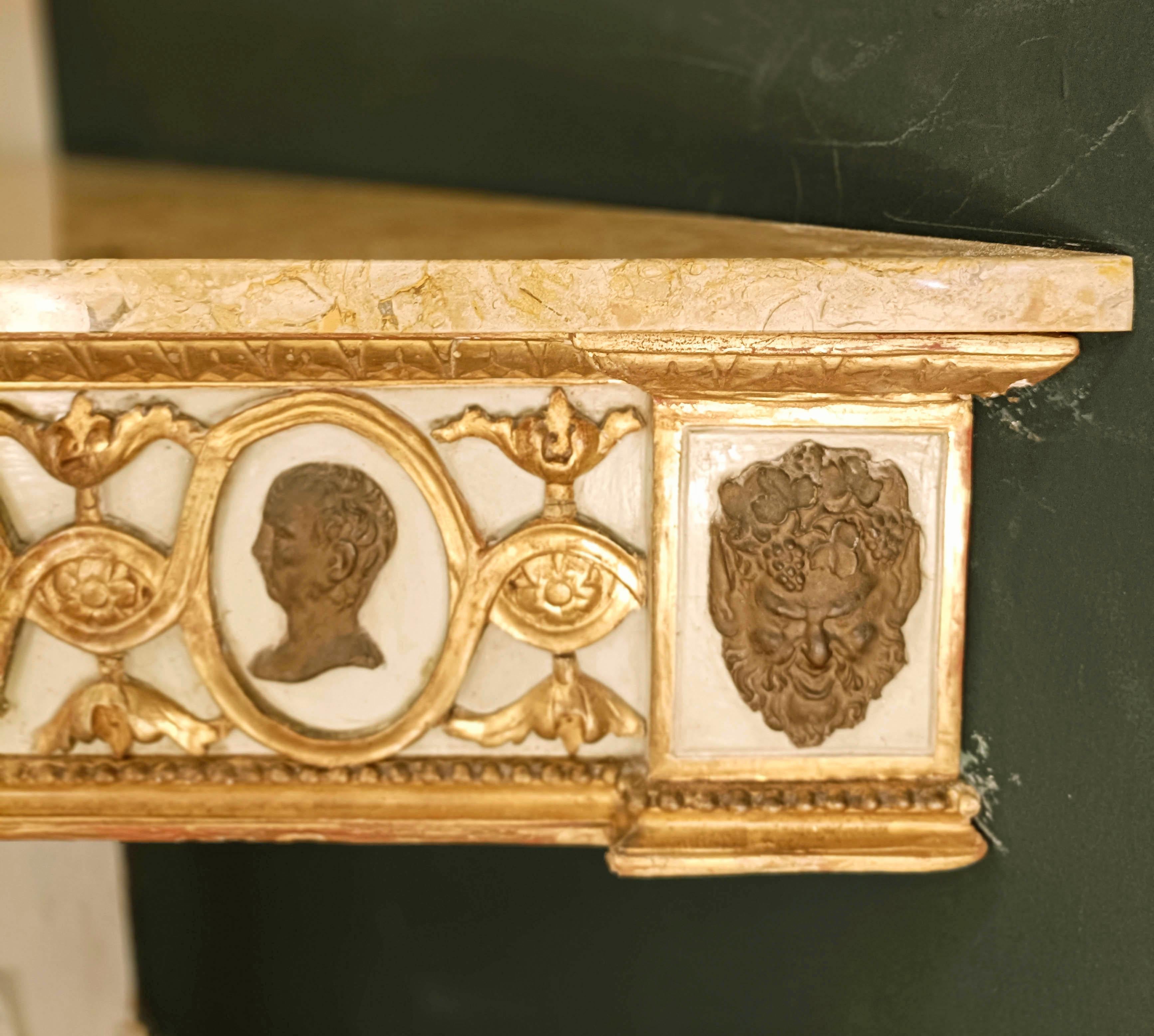 Paar neoklassizistische Louis-XVI-Konsolen aus Holz und Marmor, 18. Jahrhundert Italien im Angebot 13