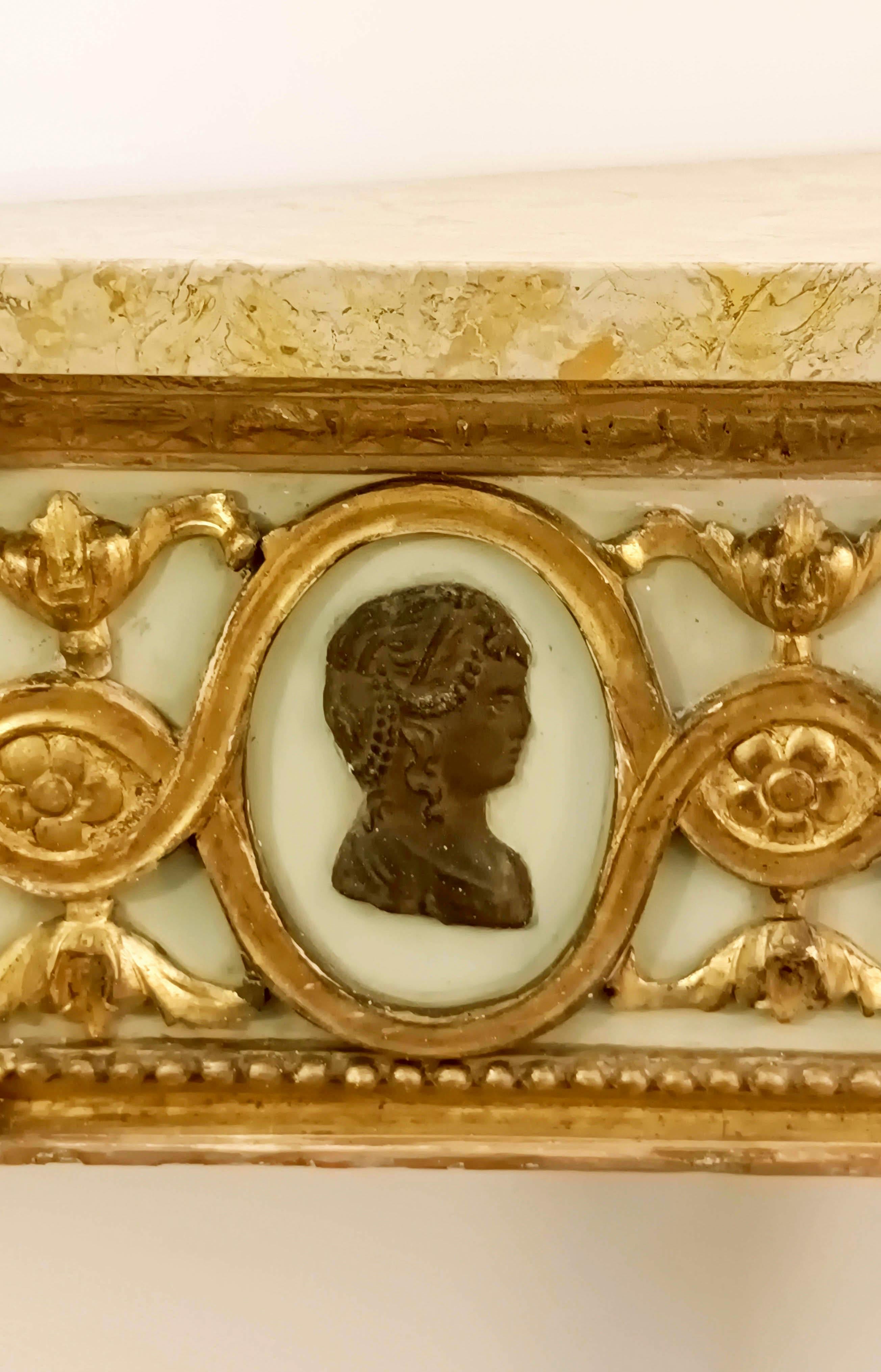 Paar neoklassizistische Louis-XVI-Konsolen aus Holz und Marmor, 18. Jahrhundert Italien (Italian) im Angebot