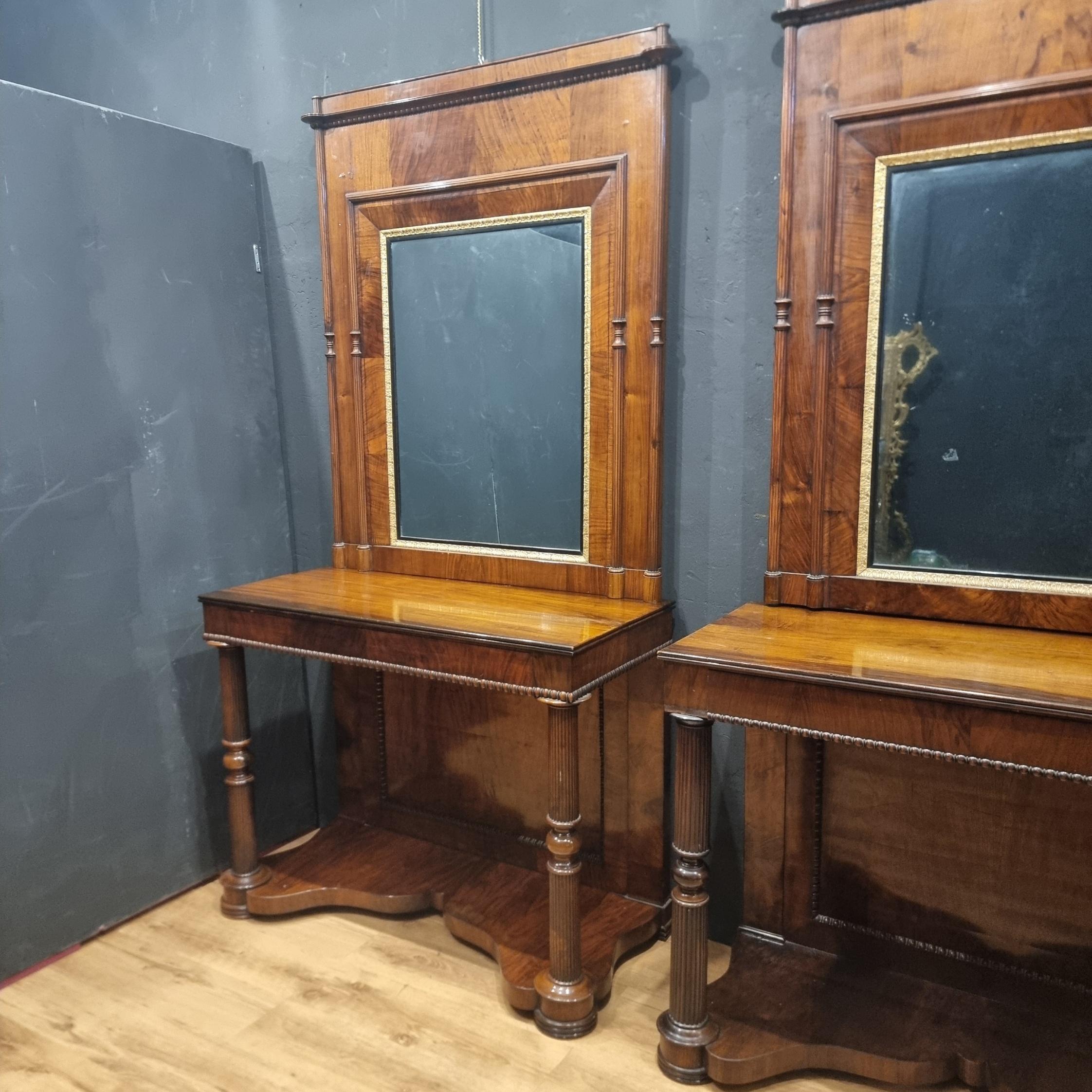Paar Konsolen aus Nussbaumholz von Charles X. 1820 mit Spiegeln im Angebot 7