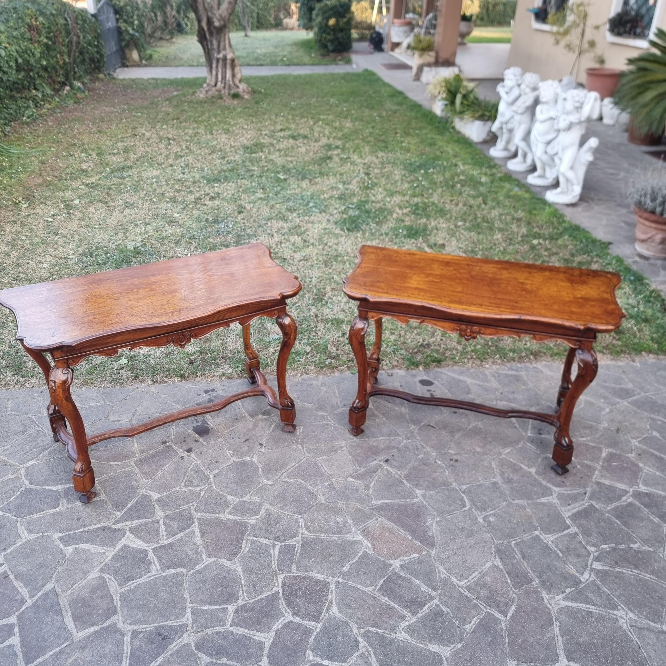 Coppia di Consolles in Noce del ‘700 Luigi XV Veneziane in vendita 1