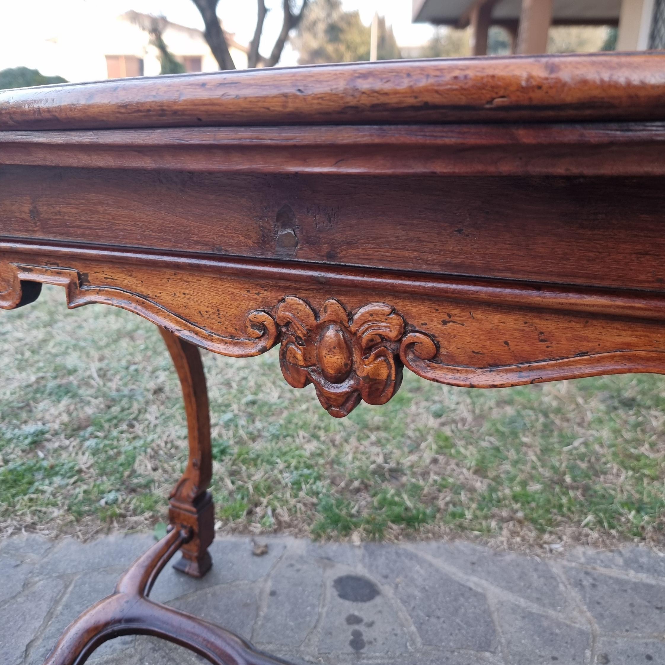 Coppia di Consolles in Noce del ‘700 Luigi XV Veneziane in vendita 2