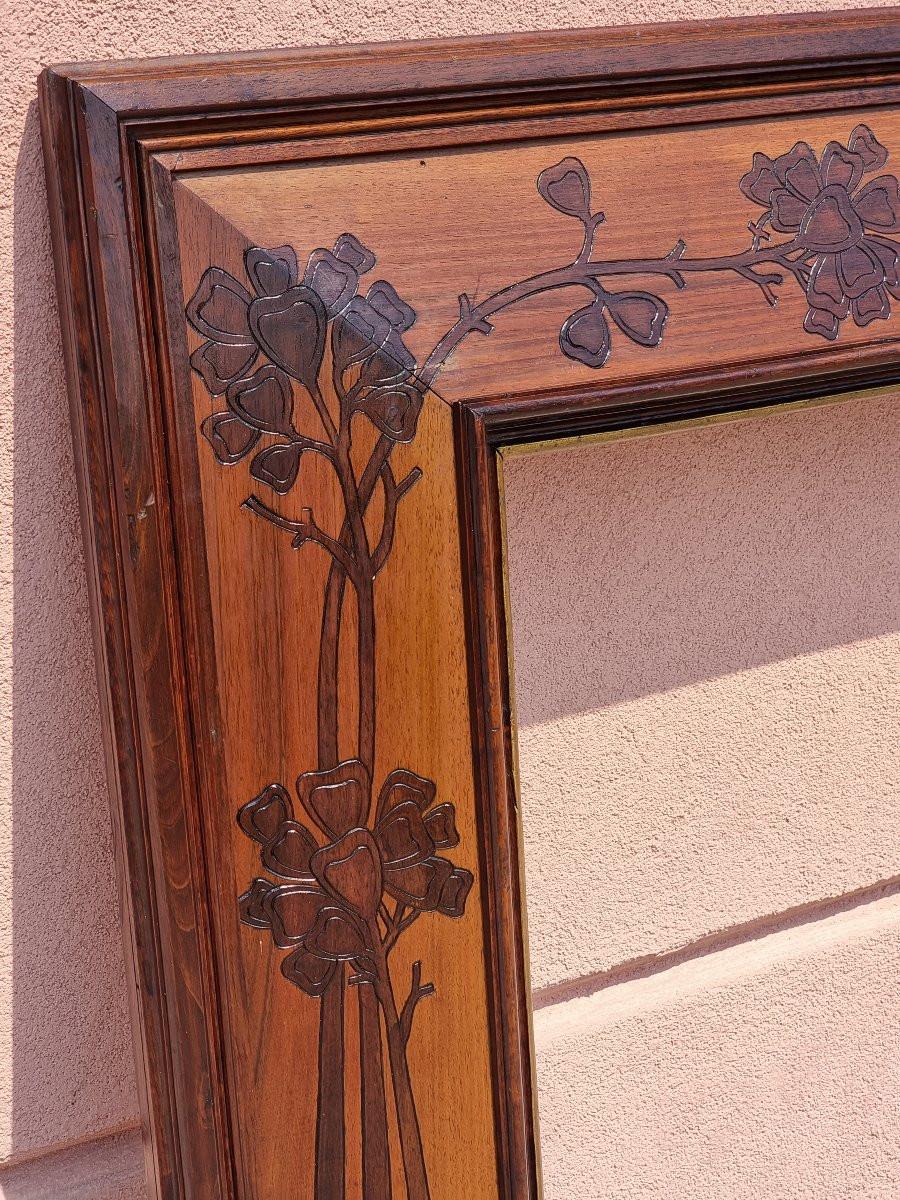 Paar geschnitzte Nussbaumrahmen im Jugendstil - frühes 20. Jahrhundert (Holz) im Angebot