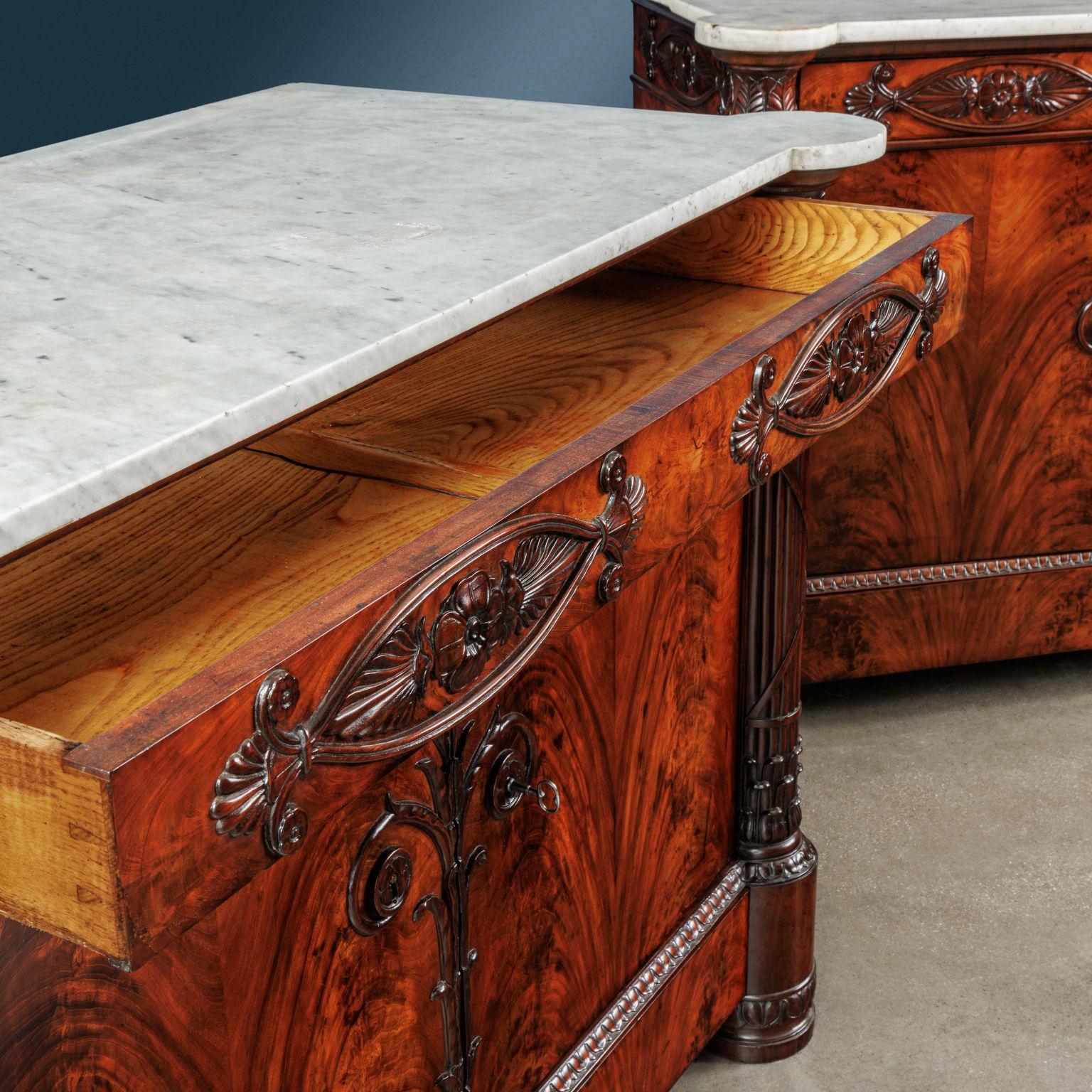 Italian Pair of sideboards Lucchese manufacture second decade of the 19th century For Sale