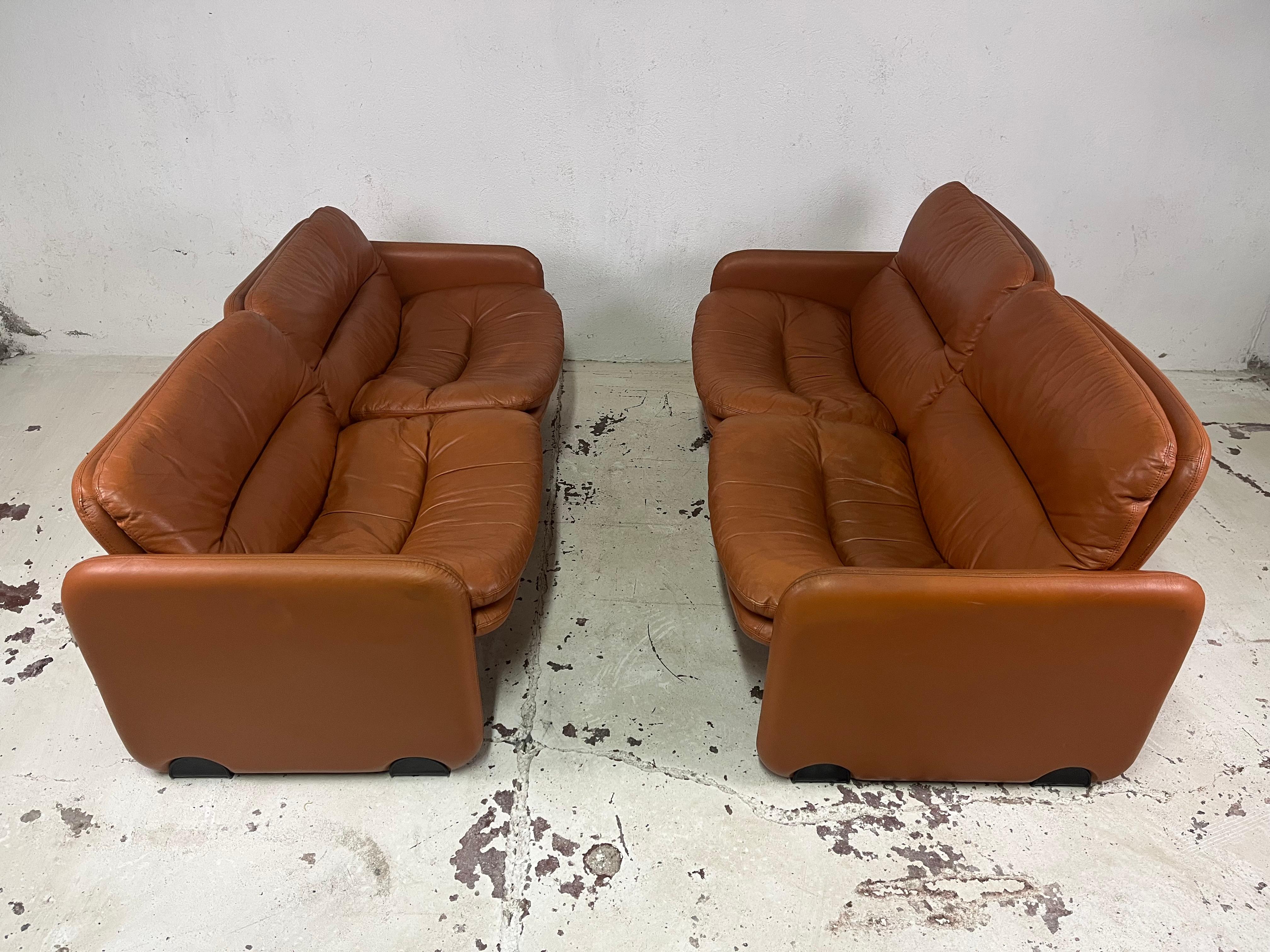 Italian Pair of Sandwich leather sofas by Ammannati and Vitelli for Brunati 1970s' For Sale