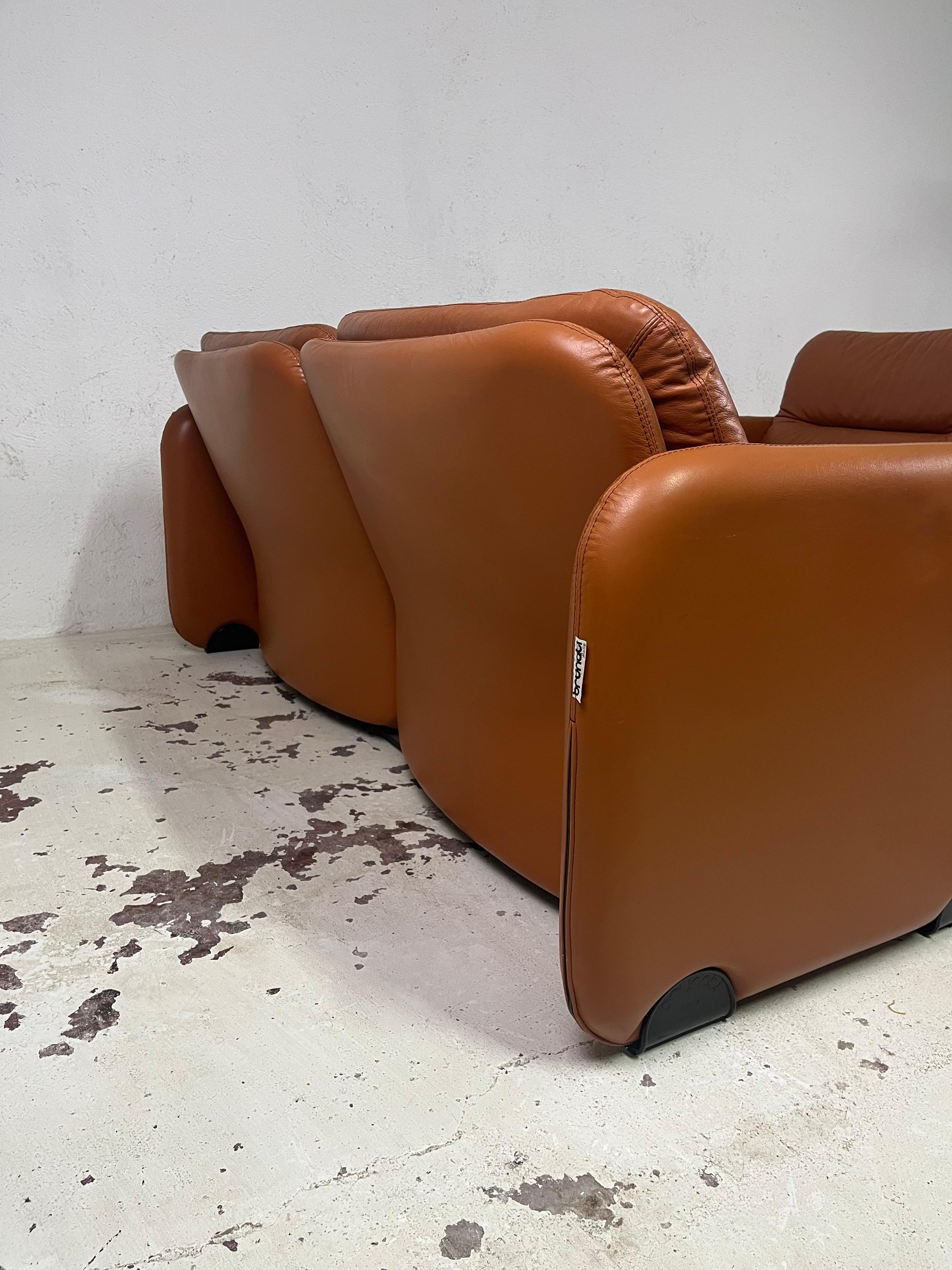 Late 20th Century Pair of Sandwich leather sofas by Ammannati and Vitelli for Brunati 1970s' For Sale
