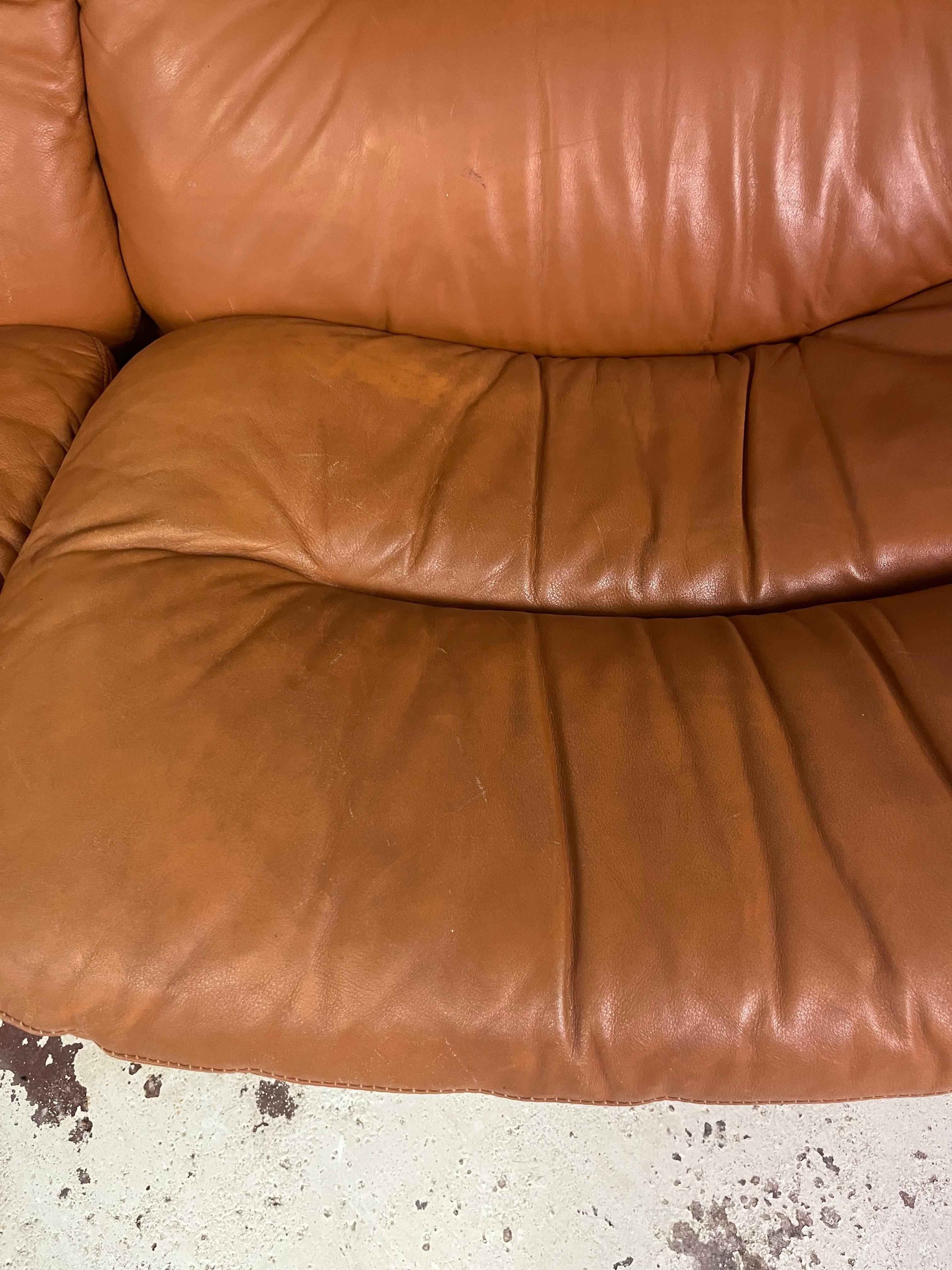 Pair of Sandwich leather sofas by Ammannati and Vitelli for Brunati 1970s' For Sale 2