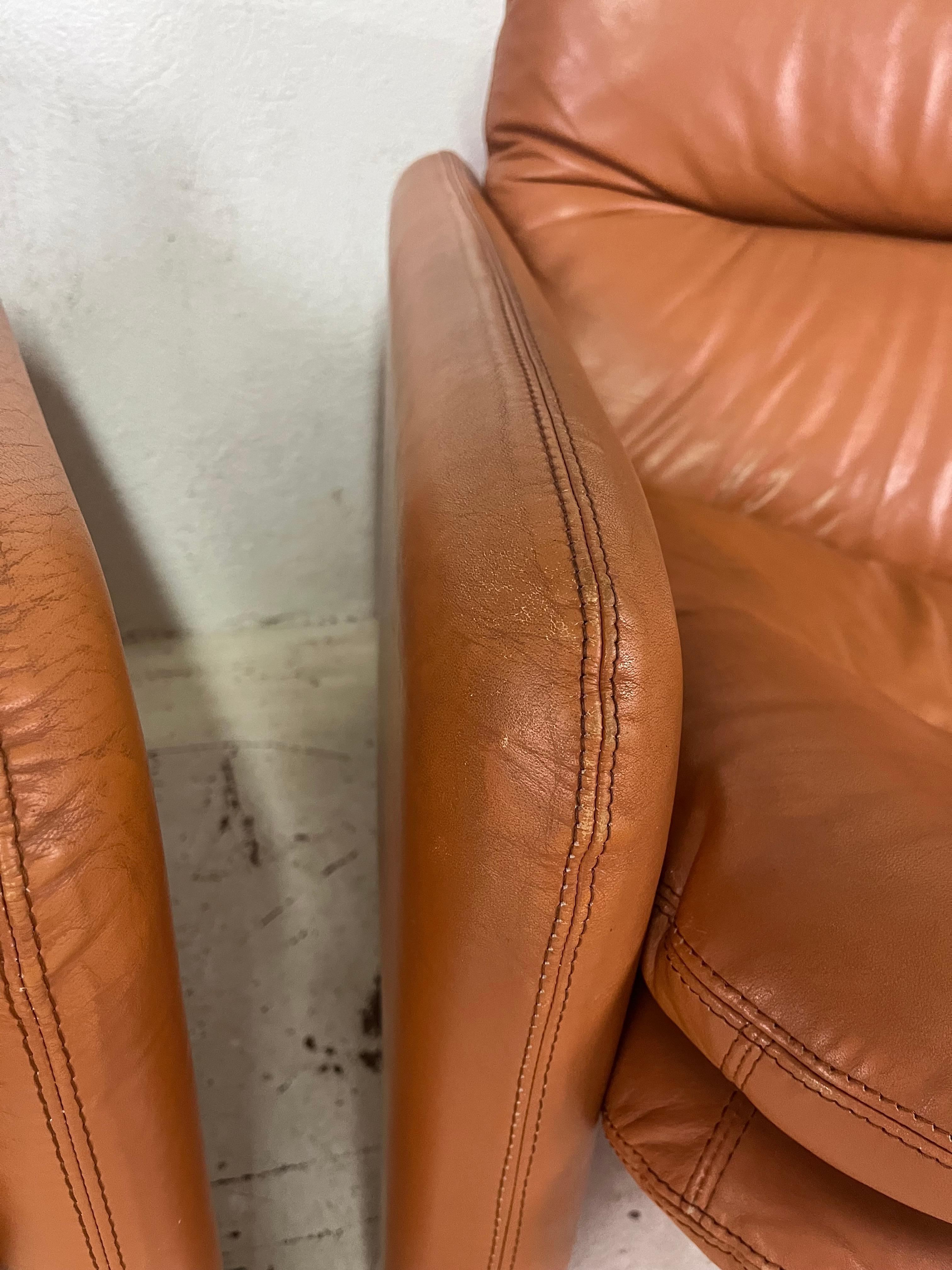 Pair of Sandwich leather sofas by Ammannati and Vitelli for Brunati 1970s' For Sale 3