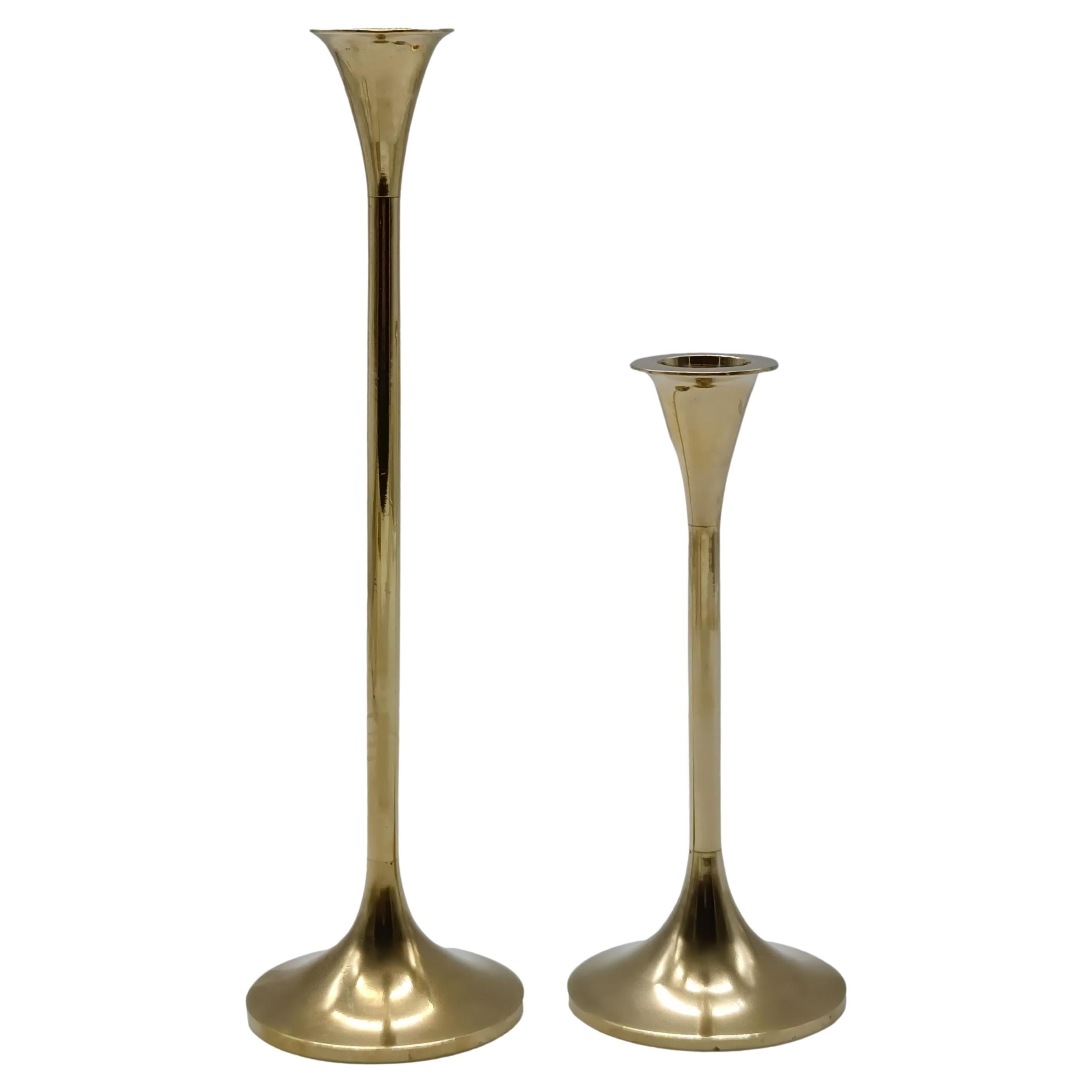 Coppia di Eleganti Portacandele in Ottone Massiccio, Italia 1970s in vendita