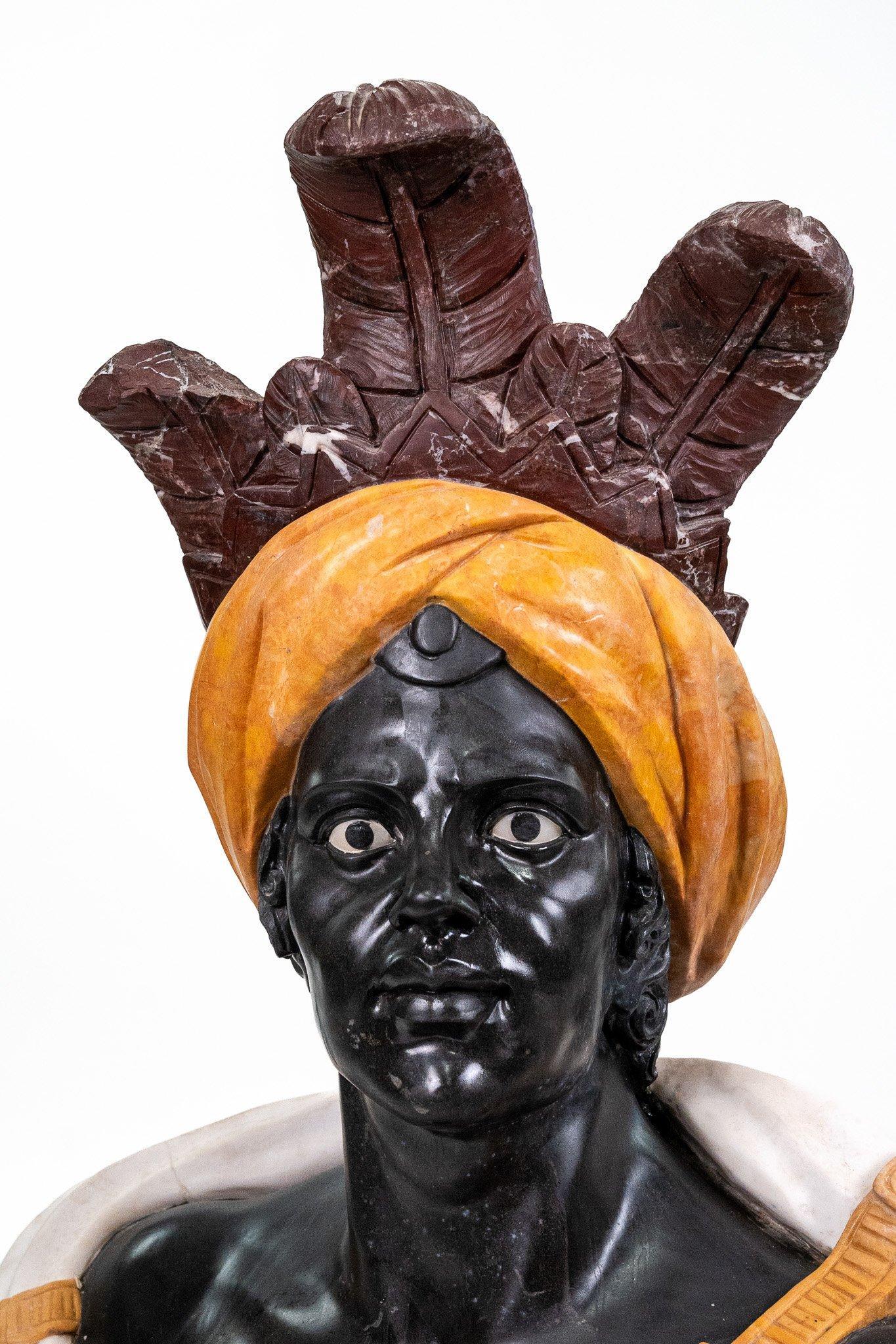20th Century Paire de grands bustes Moretti en marbre polychrome en vente