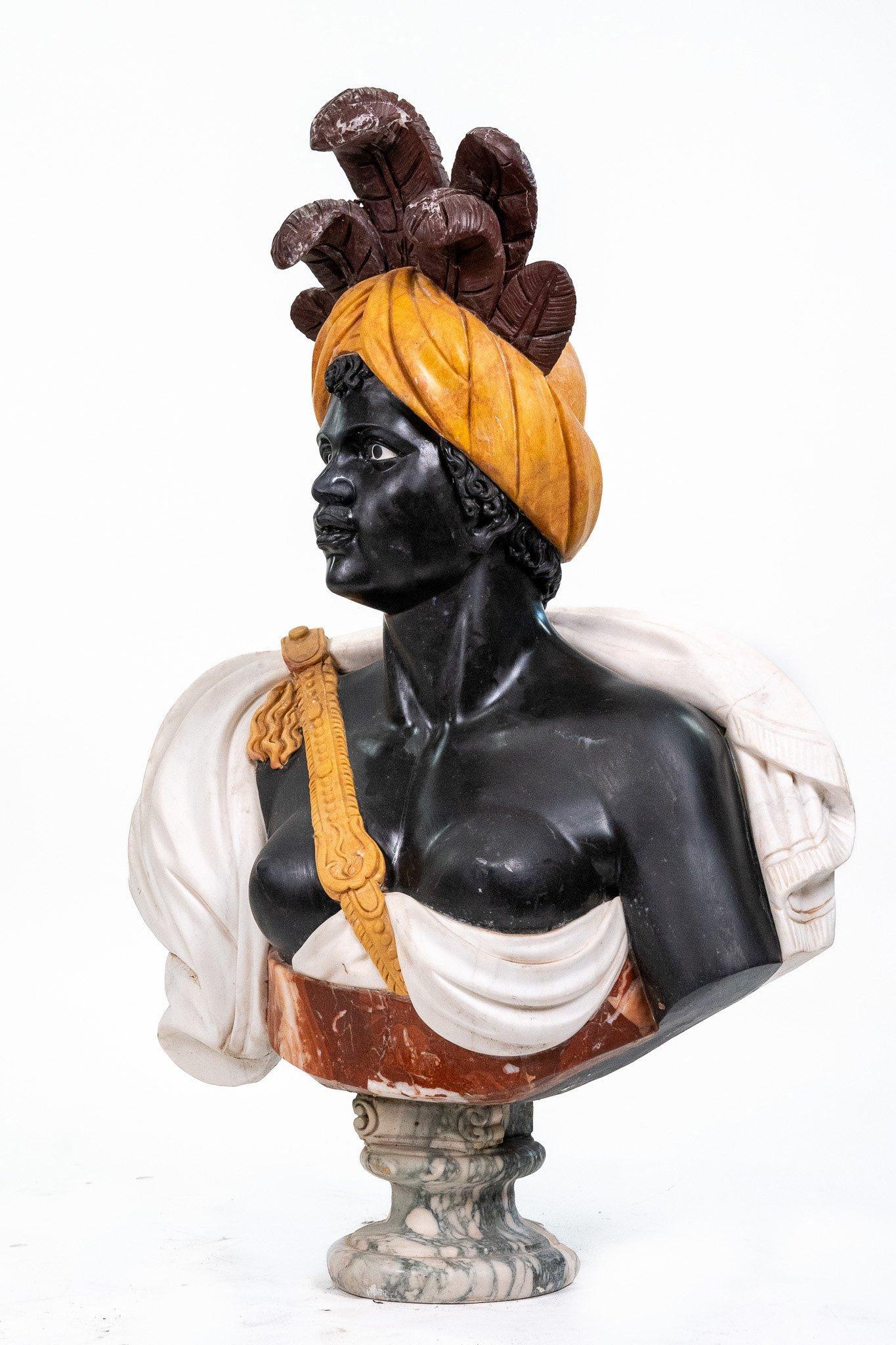 Paire de grands bustes Moretti en marbre polychrome en vente 1
