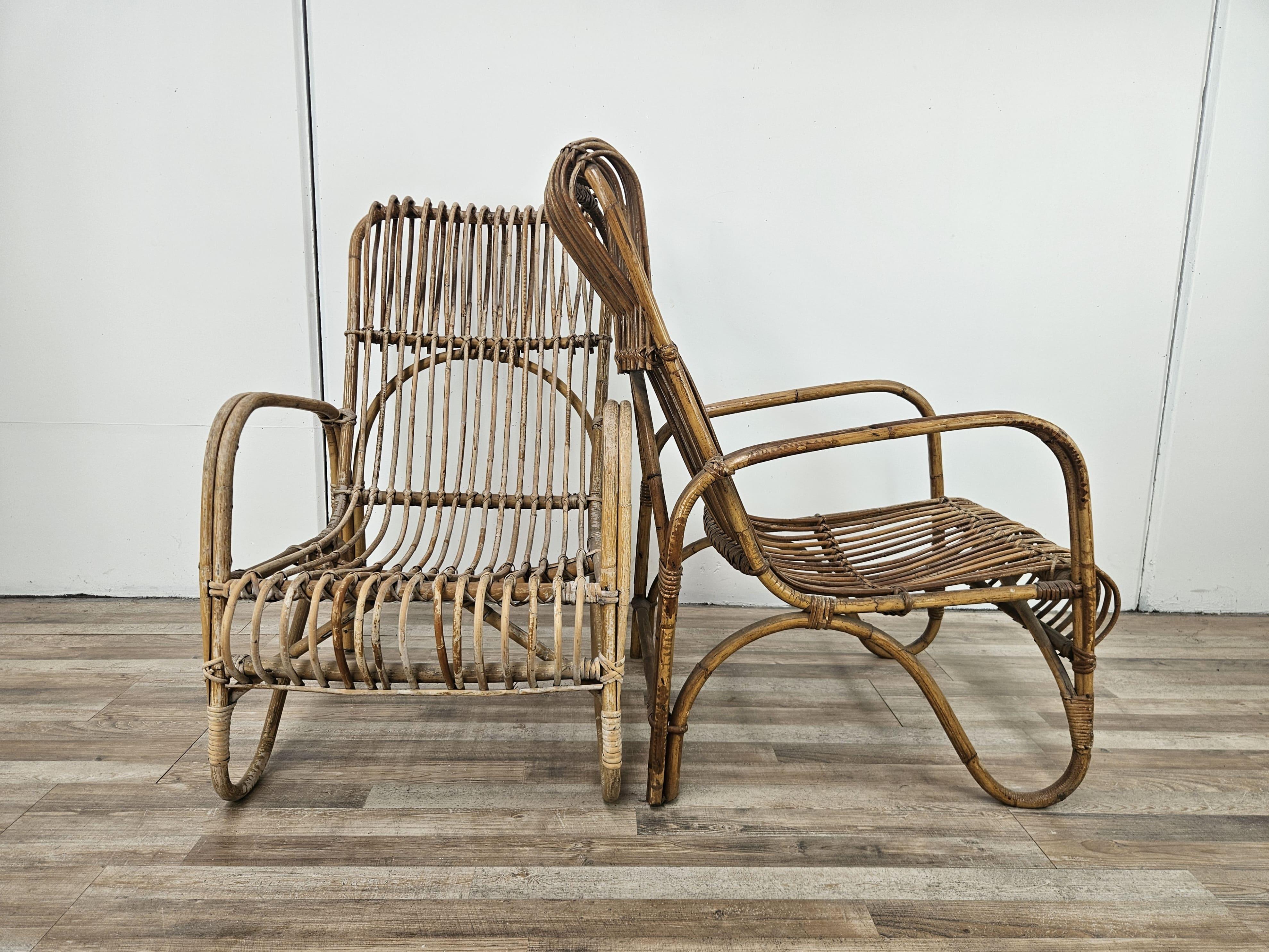 Pair of large 1970s wicker armchairs for outdoor use, decks or patios.

Very comfortable and sturdy.

Normal signs due to age and use.