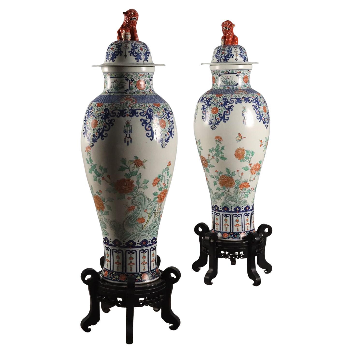 Coppia di Grandi Vasi a Balaustro con Coperchio Cina XX Secolo en venta