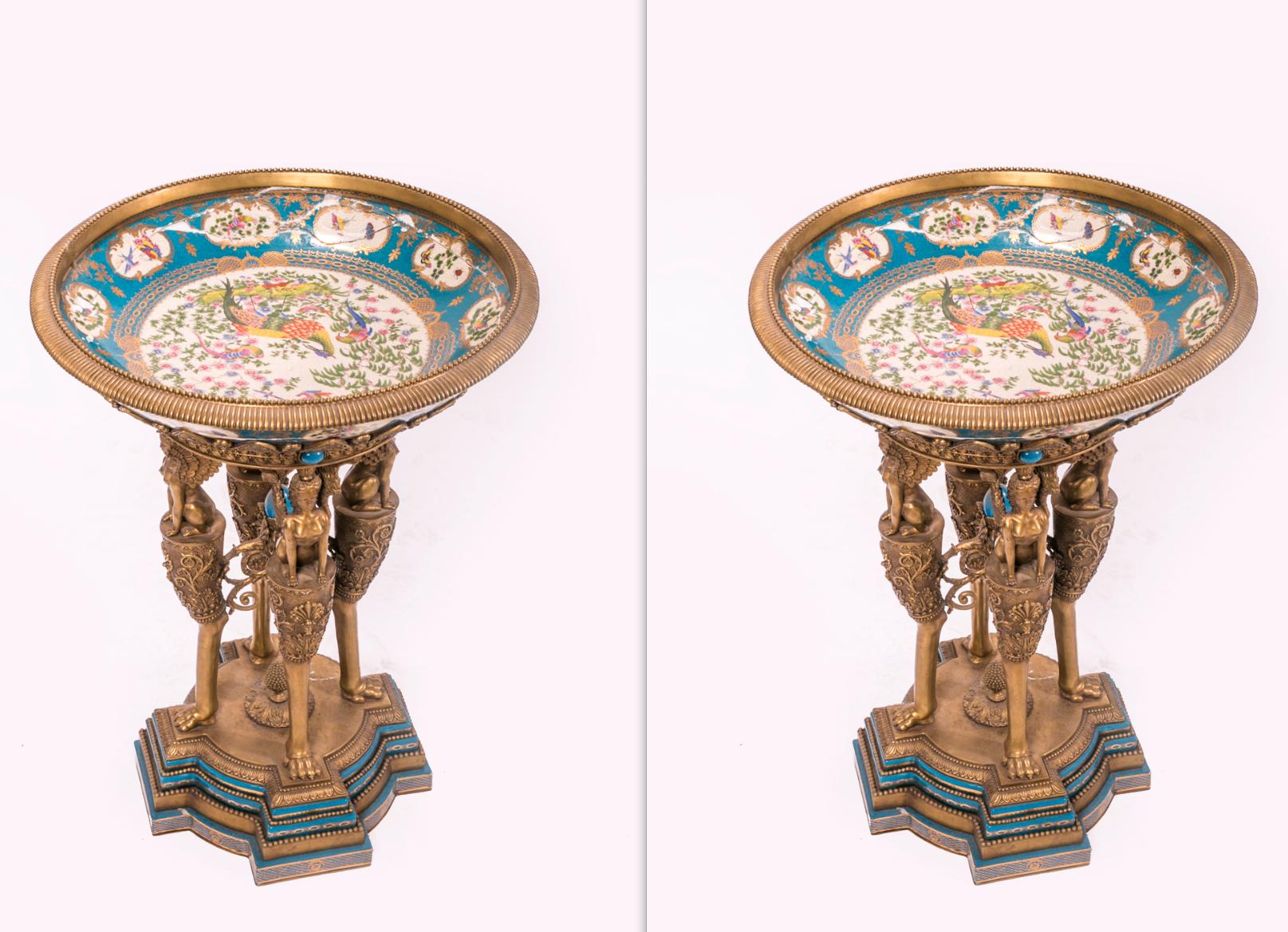 Bronze Paire de guéridons français en céramique et bronze des années 1800 en vente