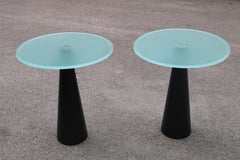 Coppia di Guèridon Lacca nera e Piano in Vetro opaco 1980 Italia Sottsass style