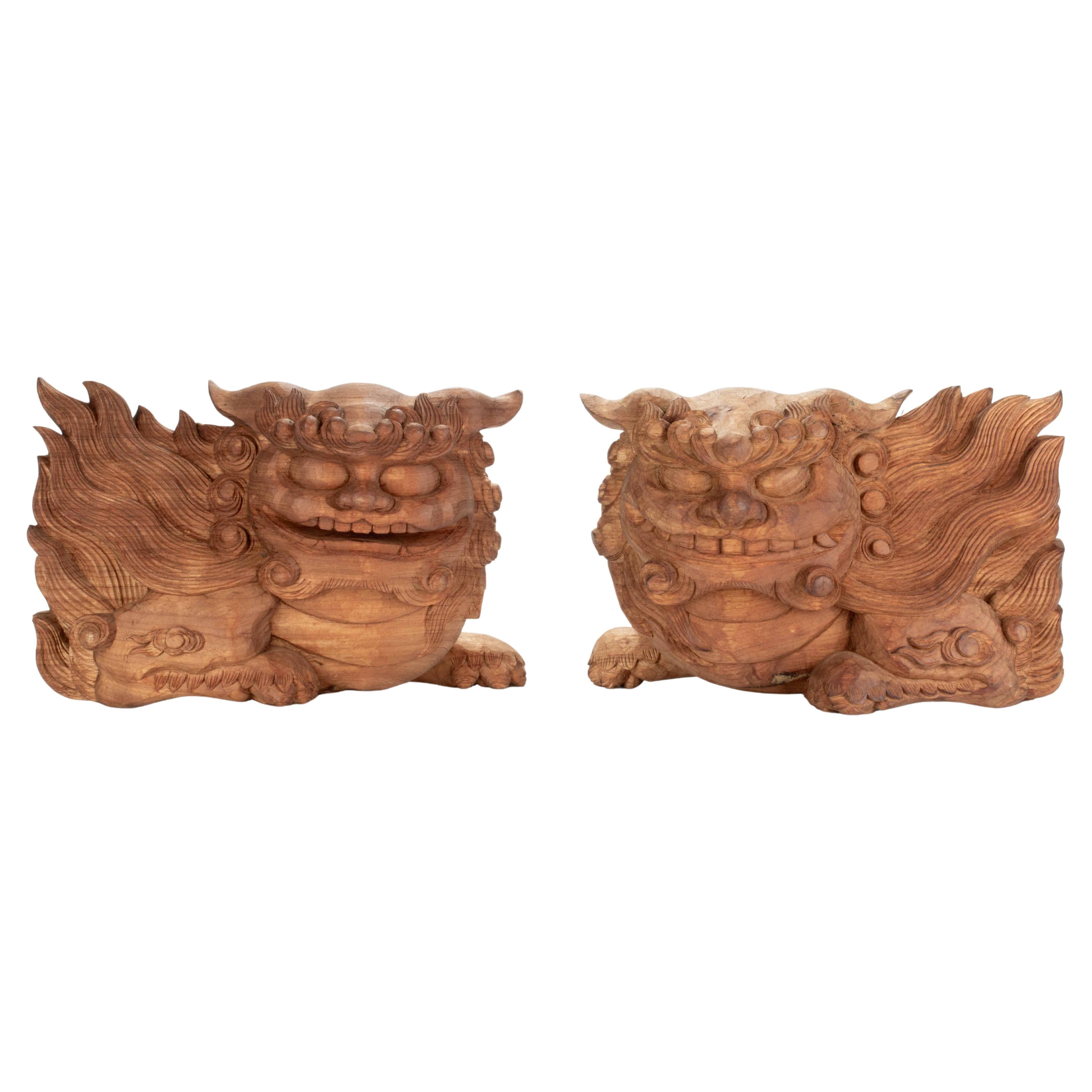 Pair of shishi-shaped kibana For Sale