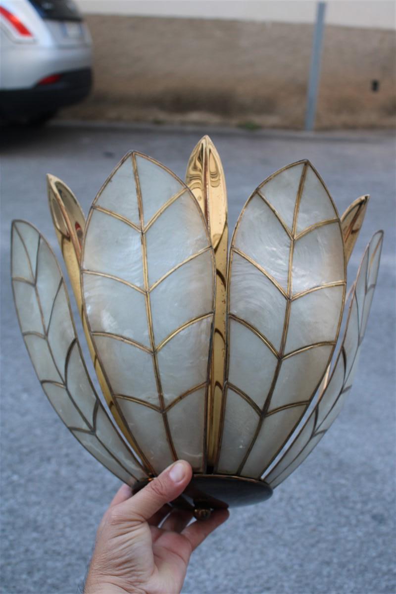Paire d'appliques décoratives Bottega Gadda Tommaso Barbi 1970 Laiton en vente 1