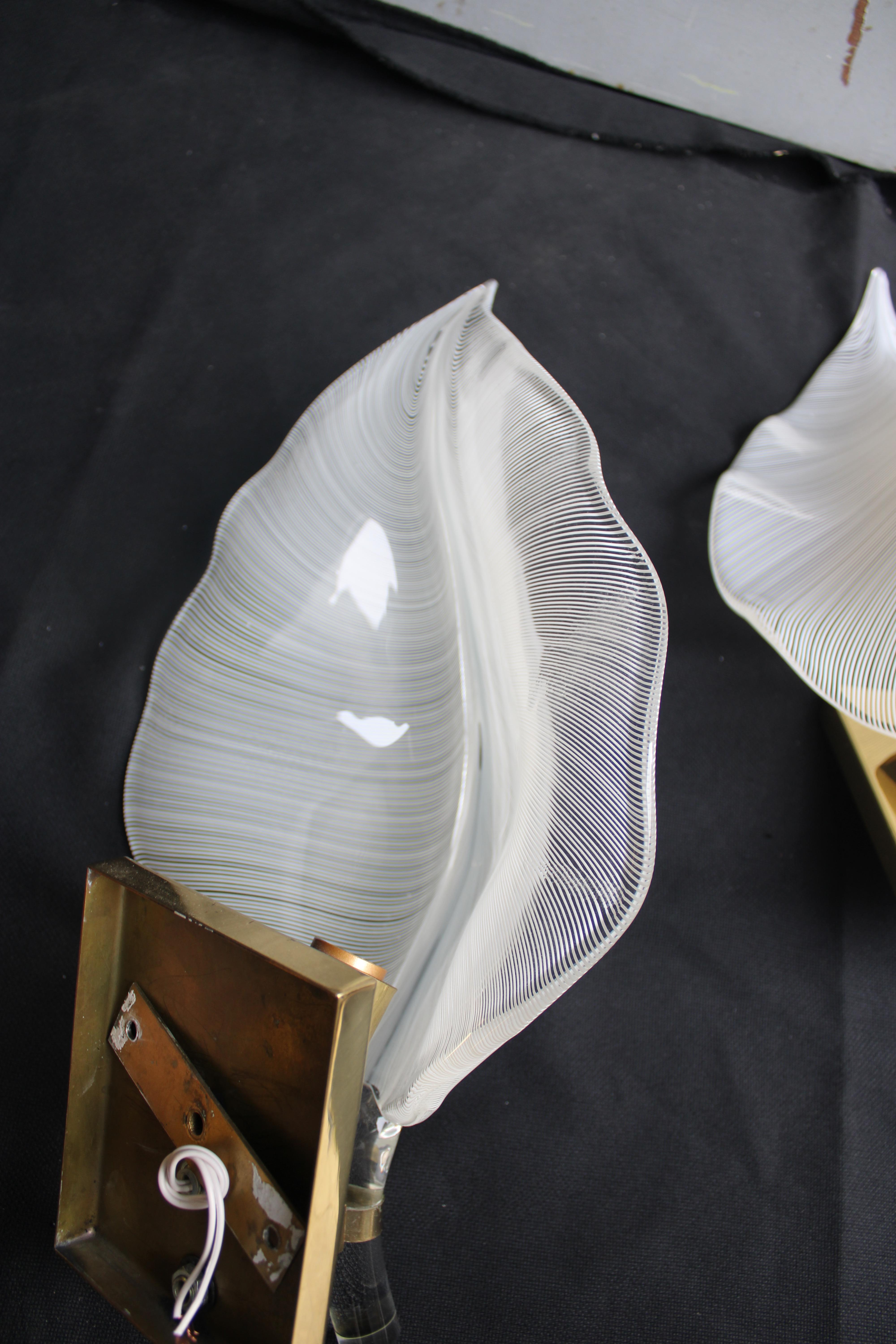 Fine XX secolo Coppia di lampada da parete a forma di Foglia vetro di Murano Ottone Franco Luce in vendita