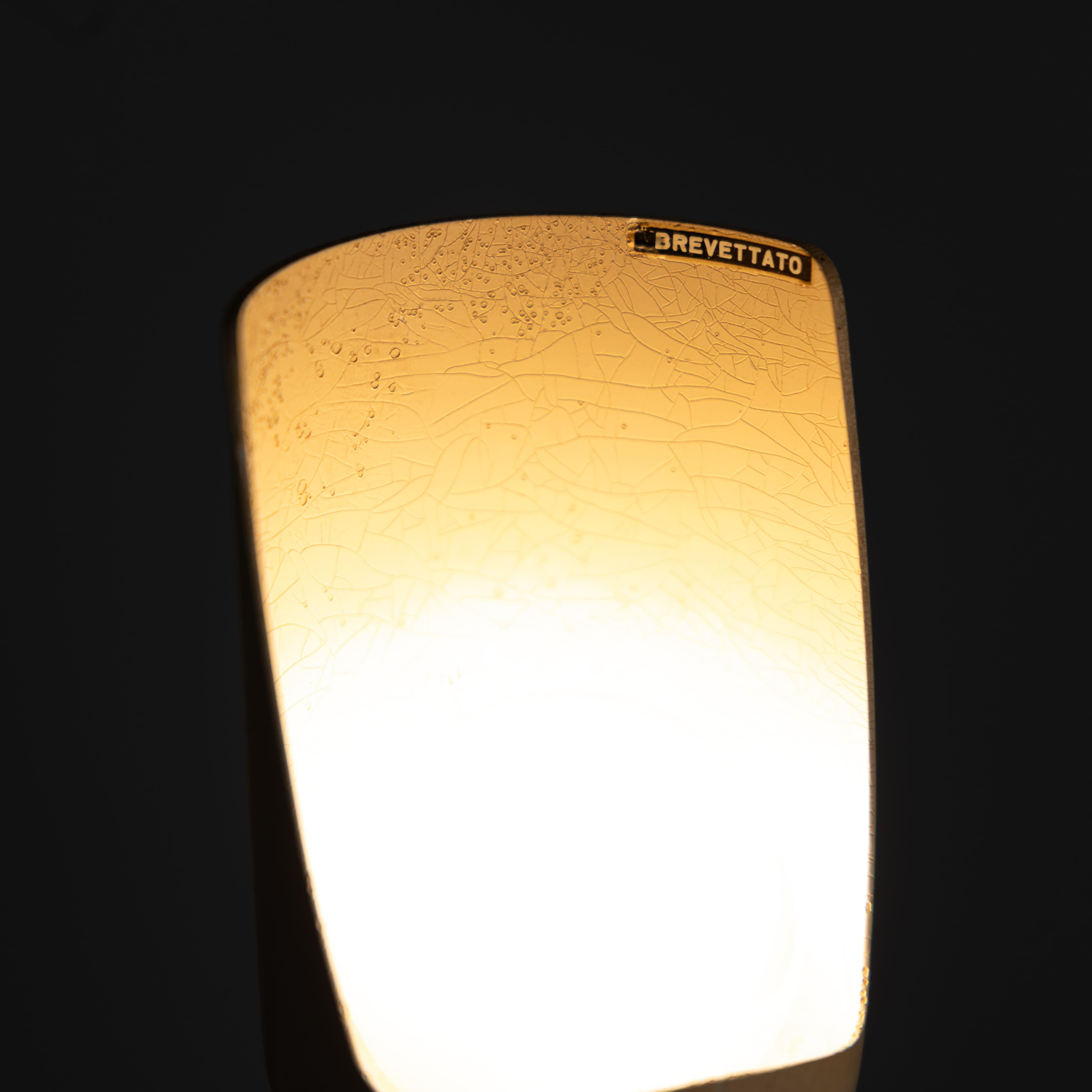Plastique Paire de lampes de table modèle 'P600', Gino Sarfatti, Arteluce, Milan, 196 en vente