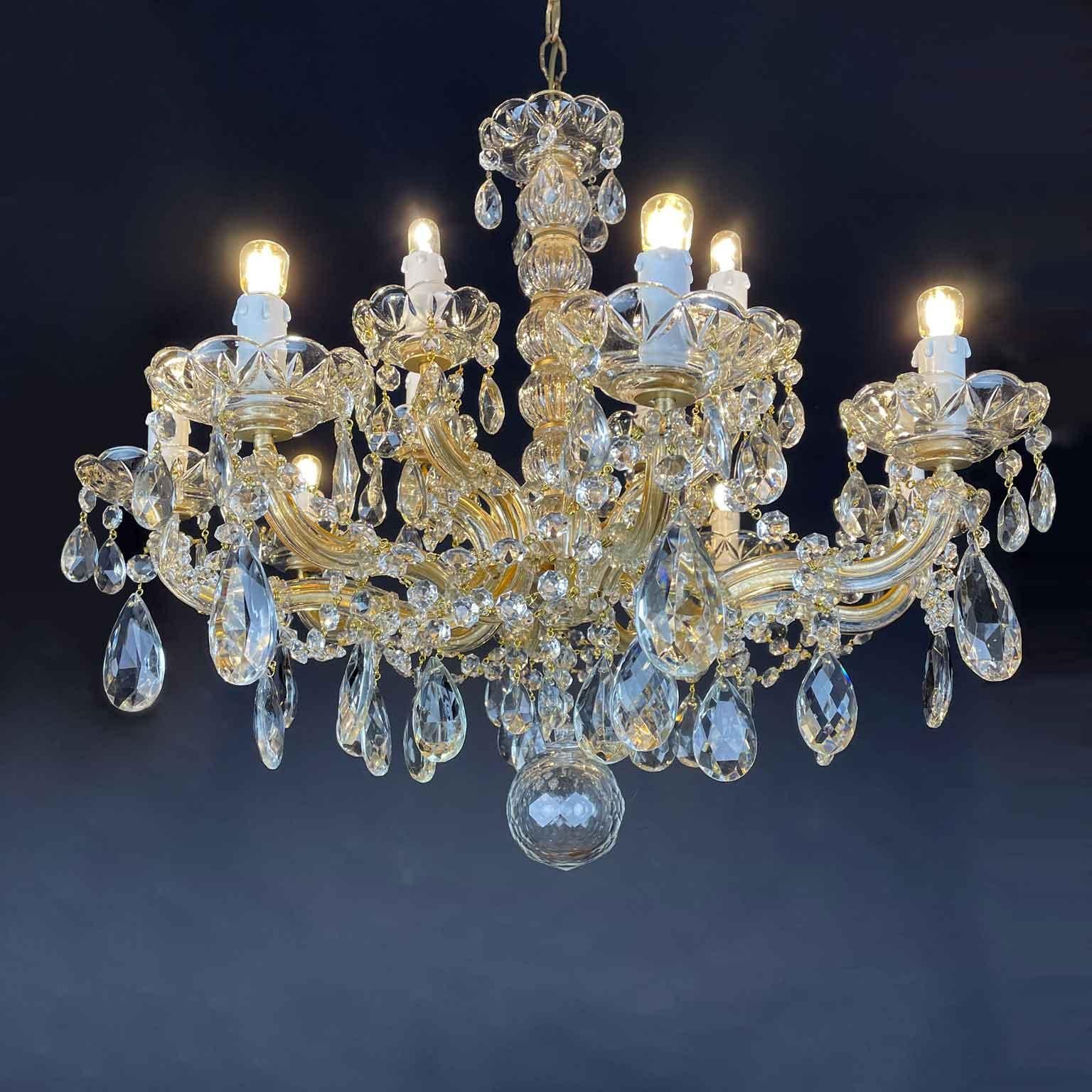Paire de lustres italiens en cristal Maria Teresa à douze lumières 20e siècle en vente 4