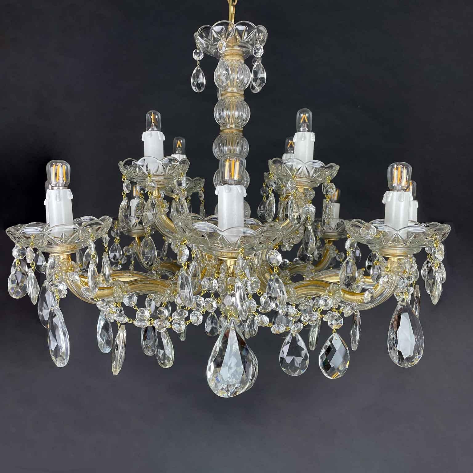 Paire de lustres italiens en cristal Maria Teresa à douze lumières 20e siècle en vente 8