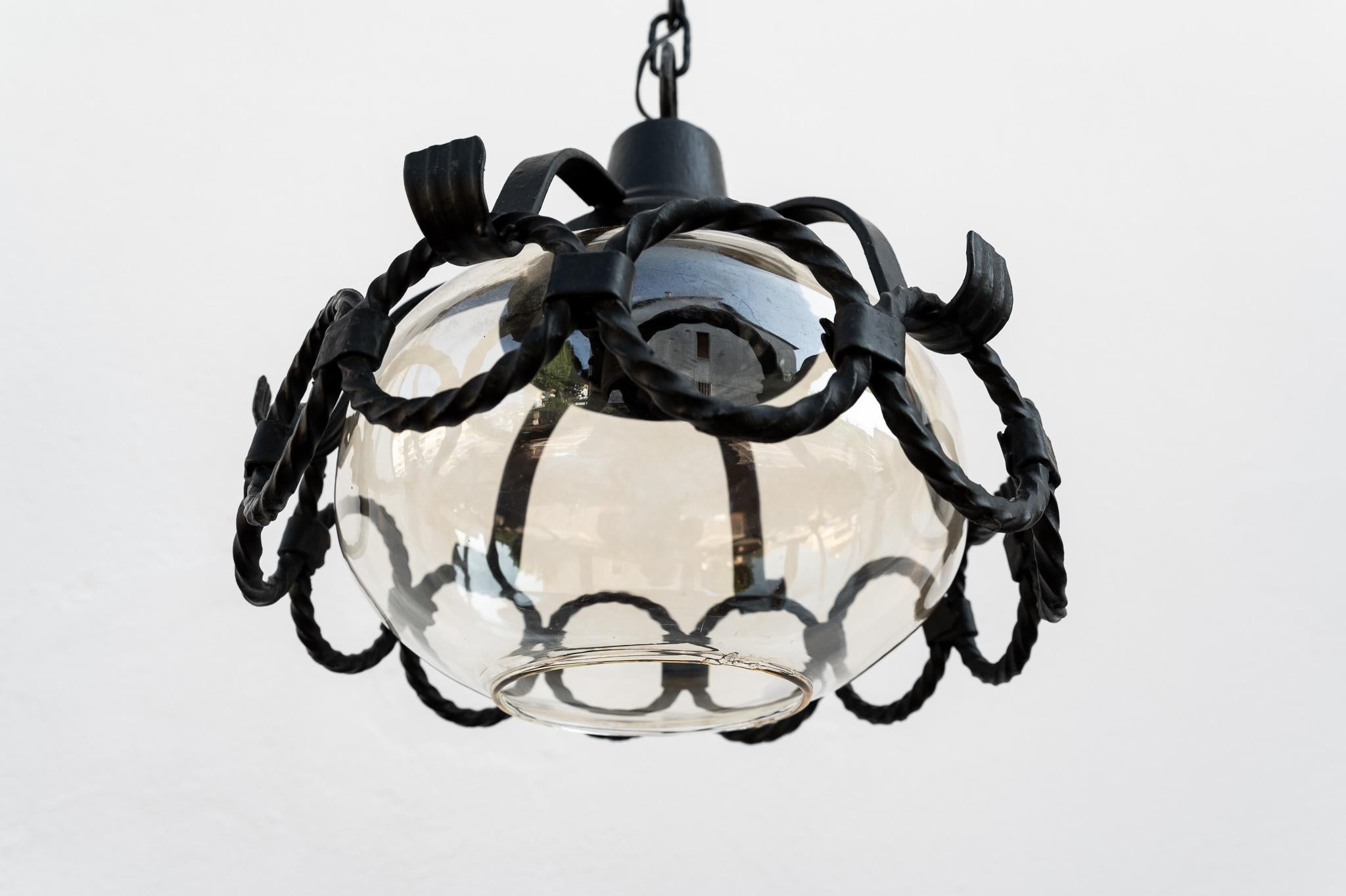 Italian Coppia di Lampadari in ferro battuto, Anni '60 in vendita