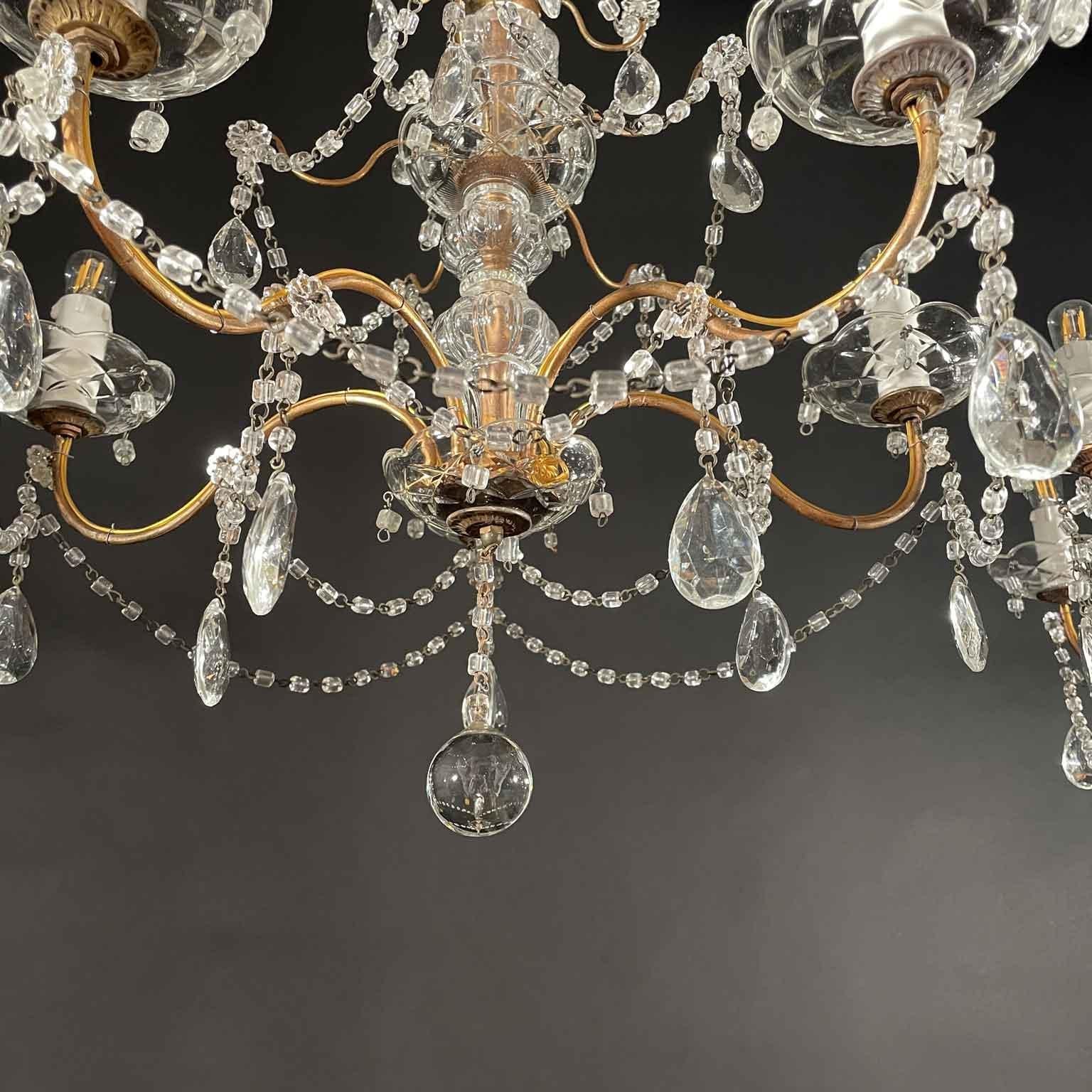 Pareja De Candelabros Italianos De Cristal Y Hierro Dorado Cinco Luces Circa 1955 20th Century en venta